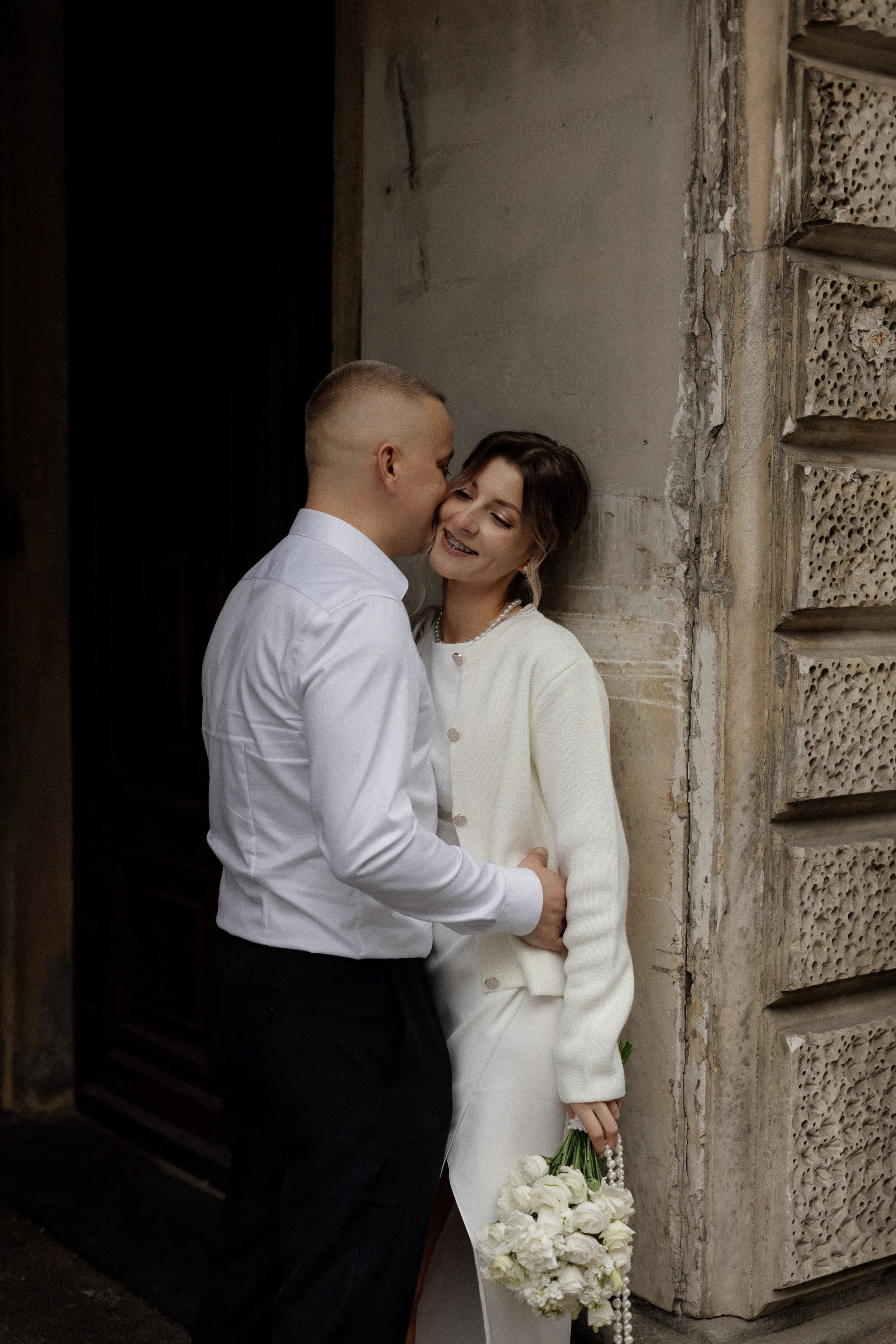 Свадебная прогулка у Исаакия. Свадебный фотограф в Санкт-Петербурге Ксения Кобышева