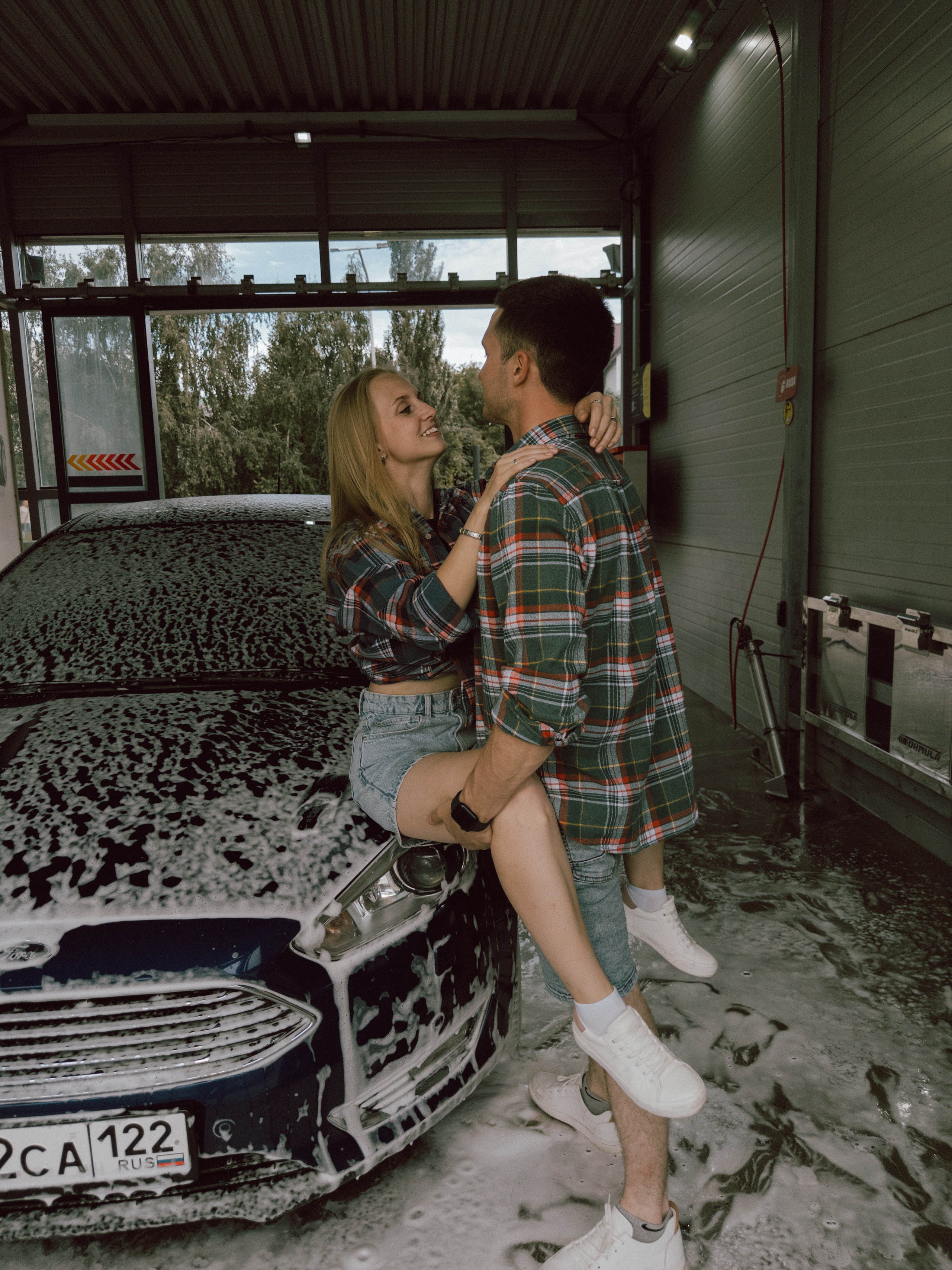 Романтика на автомойке. Фотограф Барнаул Софья Бояринова