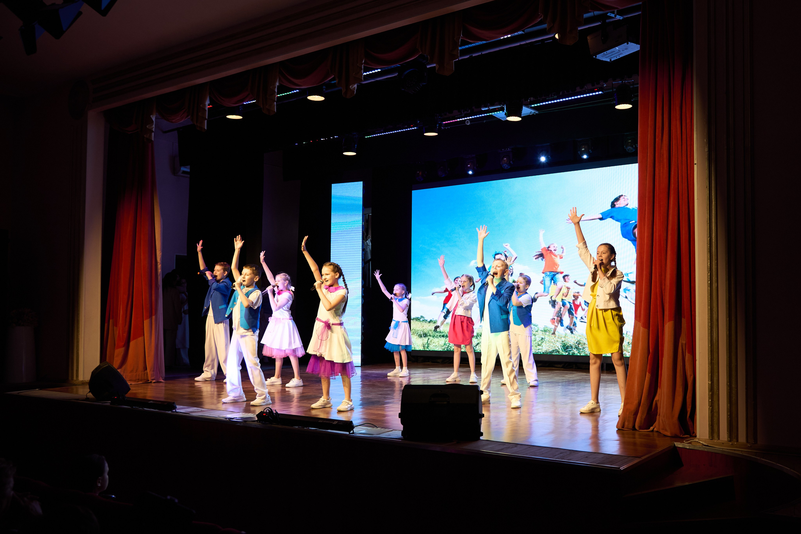 Концерт учащихся ДШИ № 18 «Мы делаем выбор сами». [fXph] Фотограф Масликов Илья. Съёмка мероприятий в Ленинске-Кузнецком