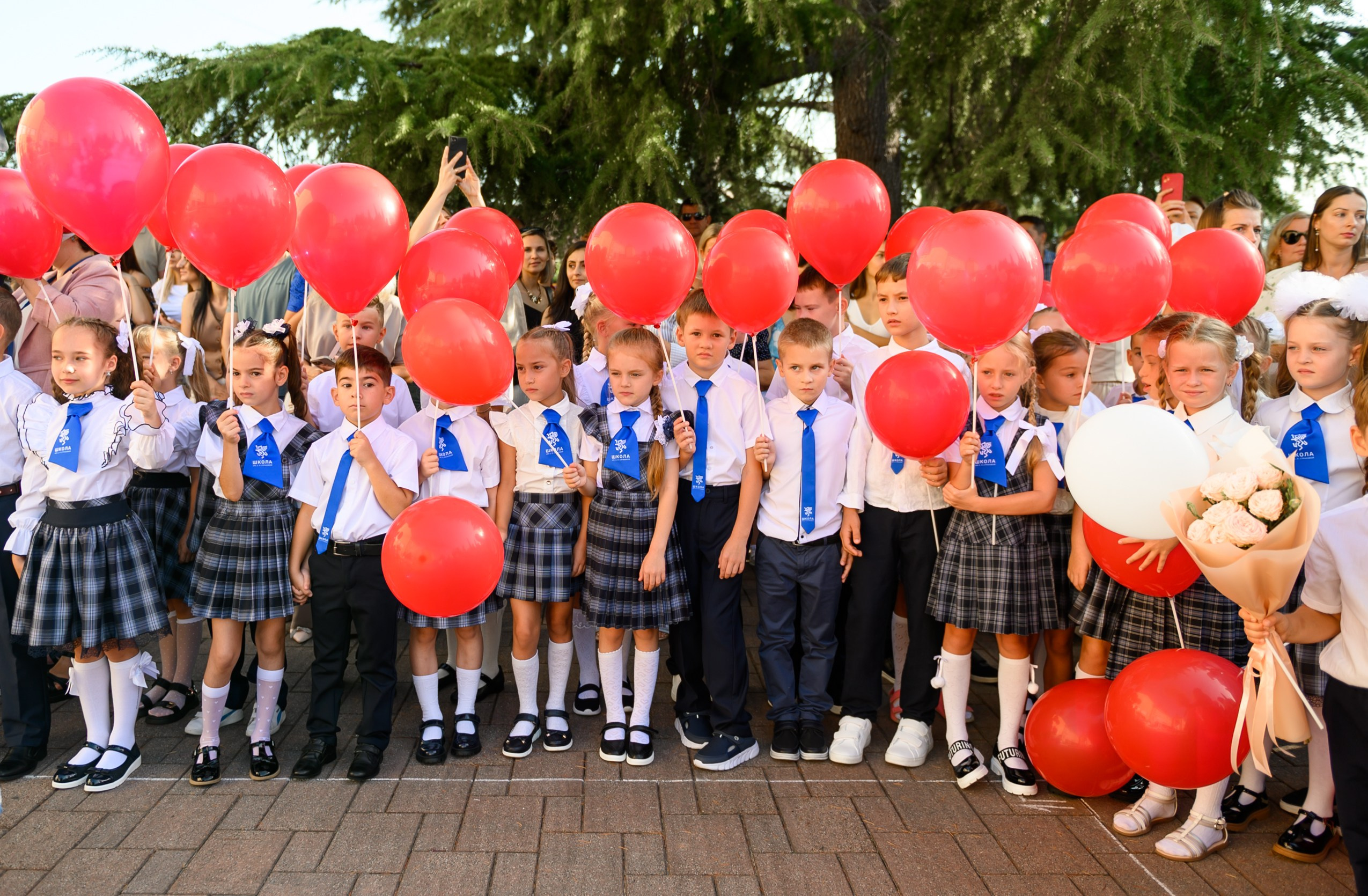 Первый раз в первый класс школа Страховой. Свадебный и семейный фотограф София Невская