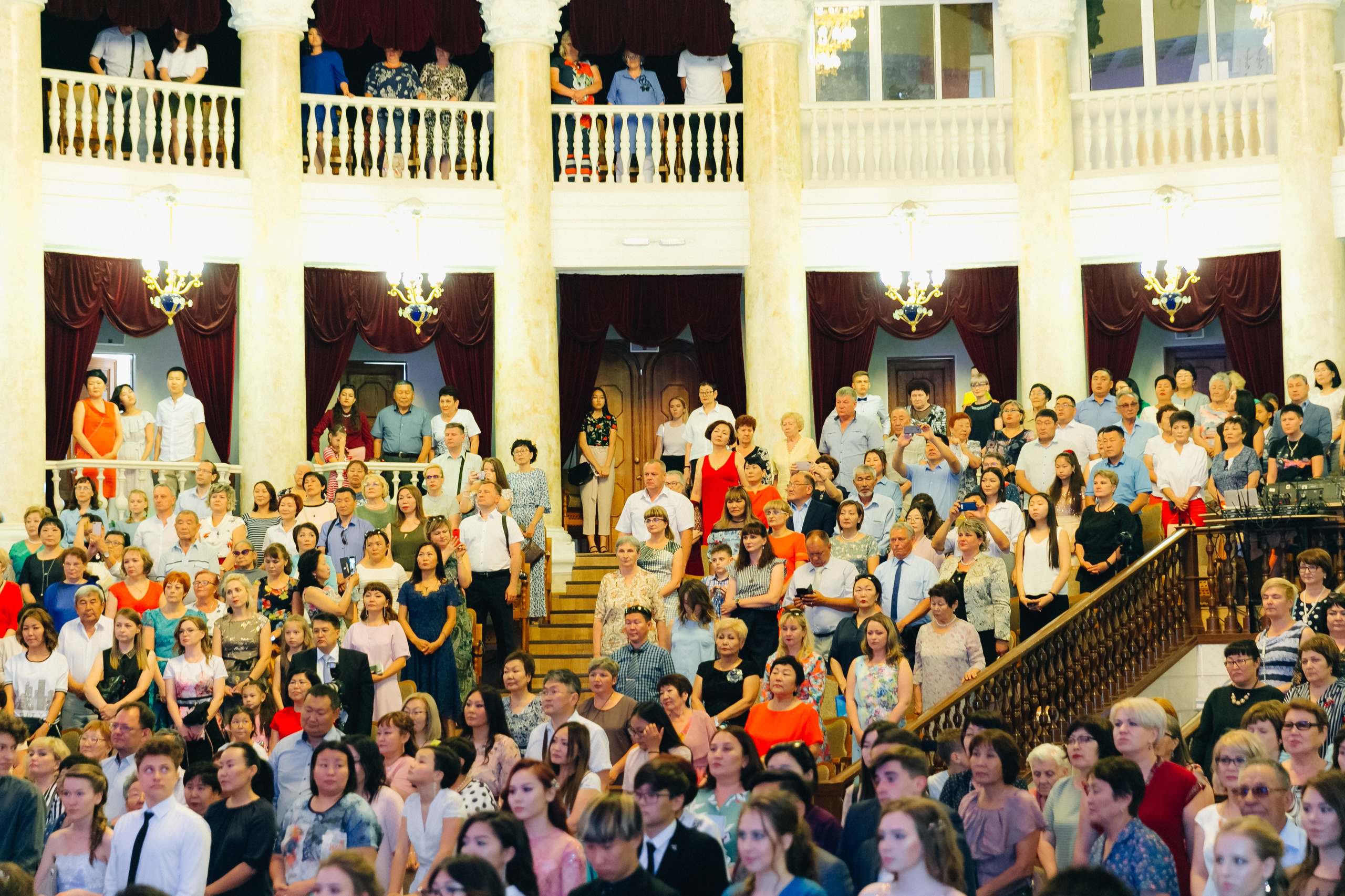 Вручение аттестатов 14 Гимназия. Свадебный и семейный фотограф в Улан-Удэ