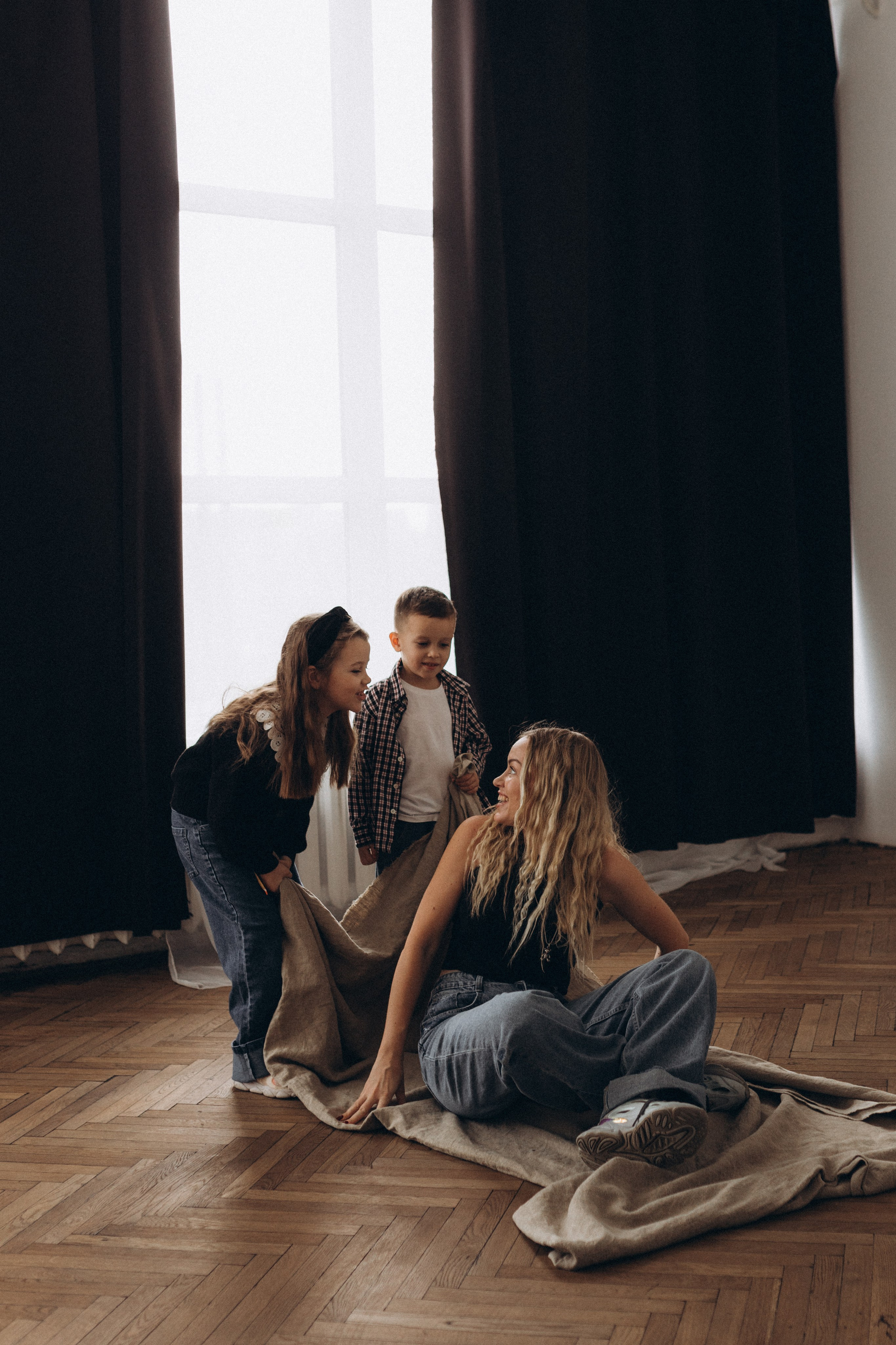 Большая семья в студии. Семейный фотограф в Москве Жукова Анна