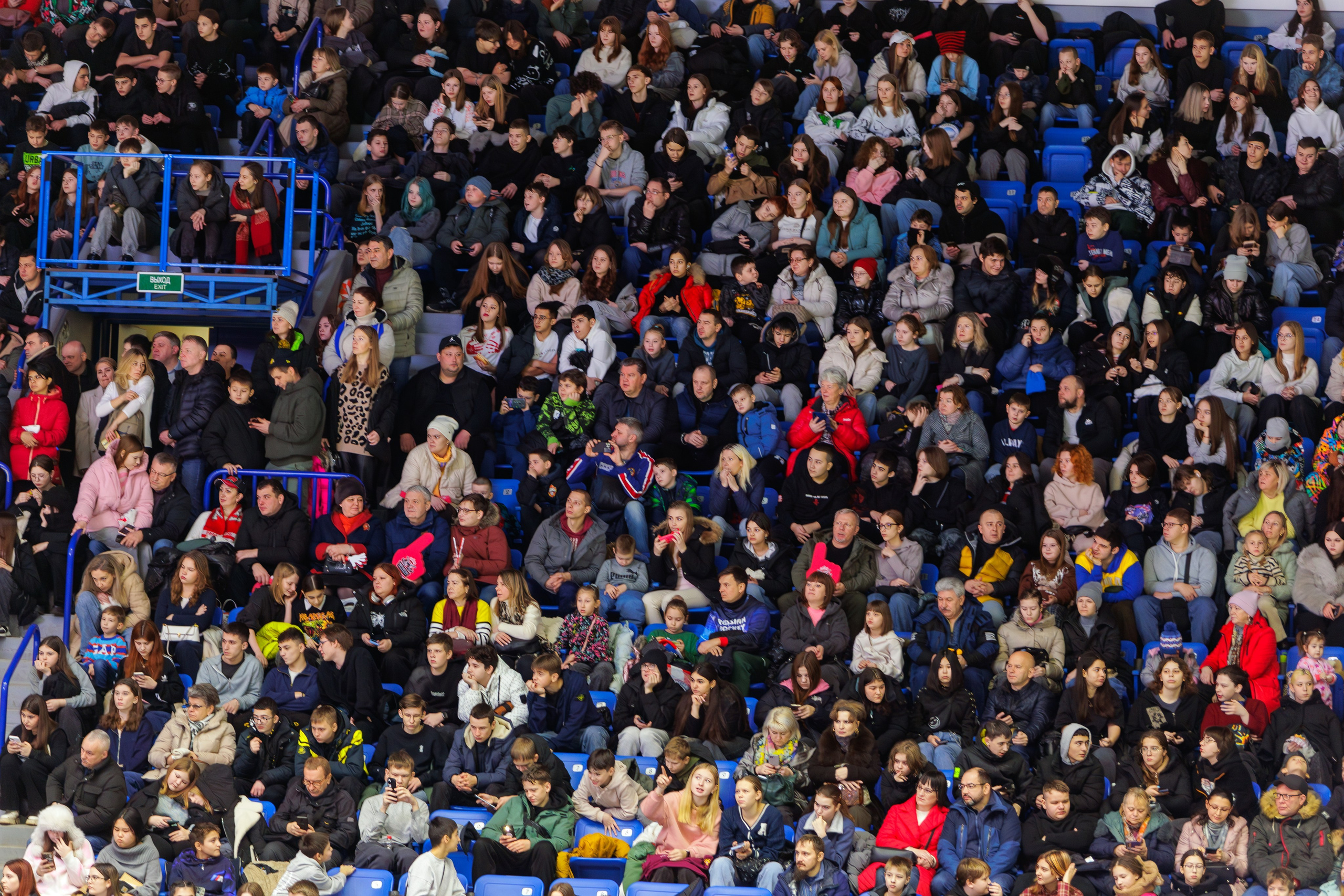 Первый матч Легенд в 2025 году. Выпускные альбомы и школьный фотограф в Подольске, Троицке, Щербинке, Москве и Московской области