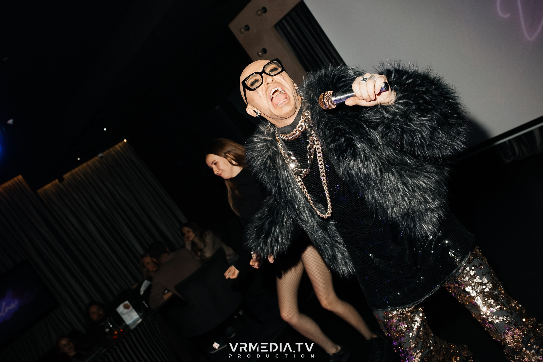 ЗИМА ХОЛОДА в караоке-баре «Volna»