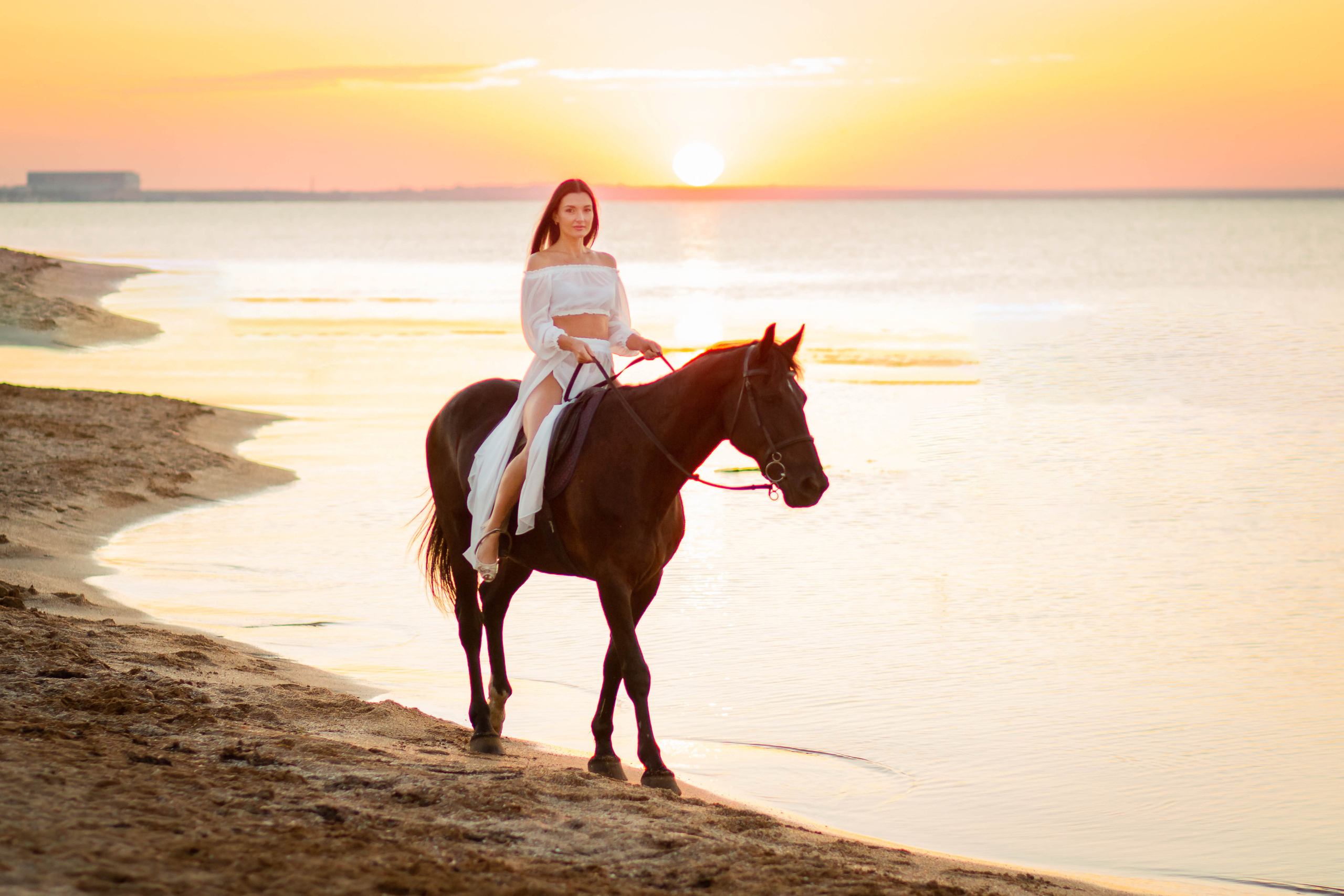 Фотосессия на море с лошадью. Фотограф в Феодосии Наталья Булгакова