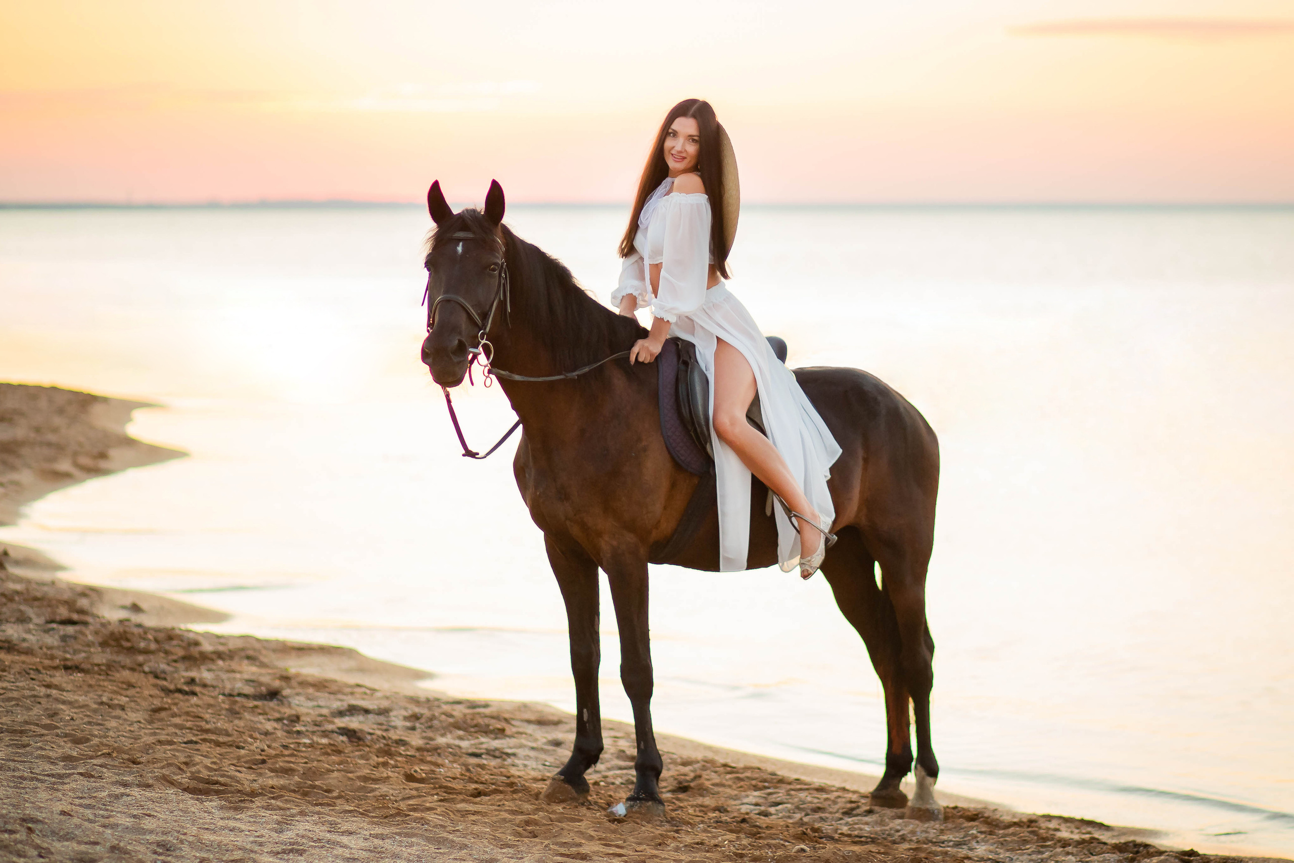 Фотосессия на море с лошадью. Фотограф в Феодосии Наталья Булгакова