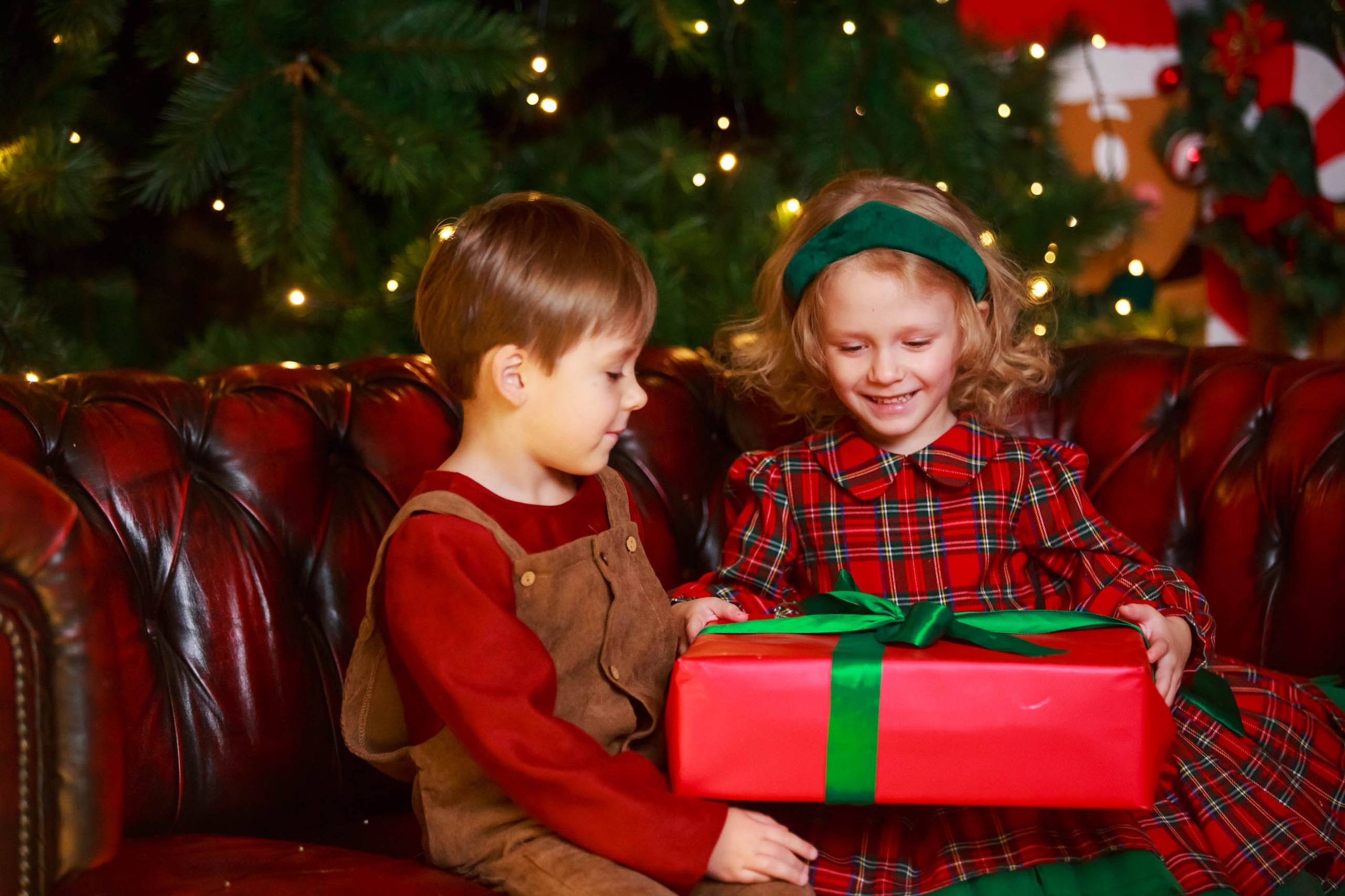 Новогодние малыши Анечка и Лёва. Семейный и детский фотограф в Москве Мария Быкова