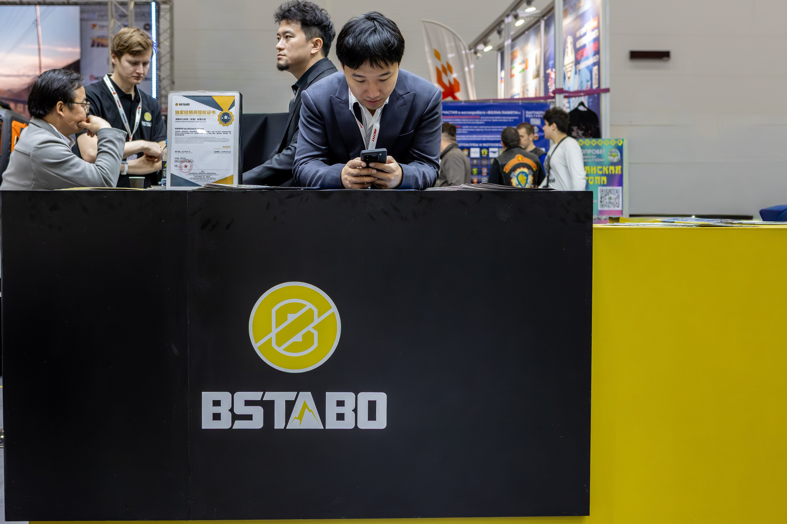 Стенд BSTABO. Reportage, studio, wedding, motorsport, commercial, photo shoot: Photographers Nikolai and Elena DvoTar