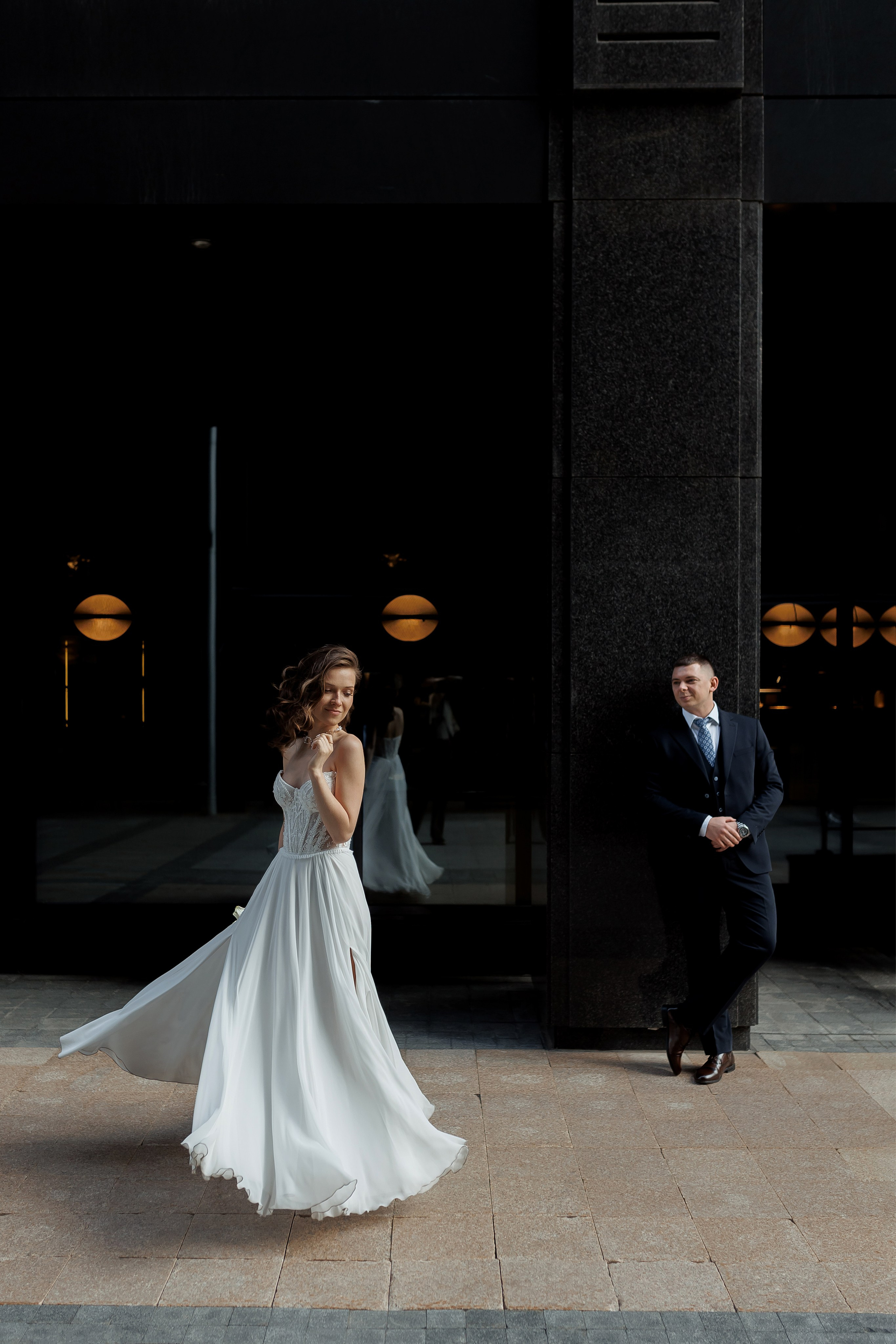 Свадебная прогулка по городу. Свадебный фотограф в Москве Дарья Олендарёва