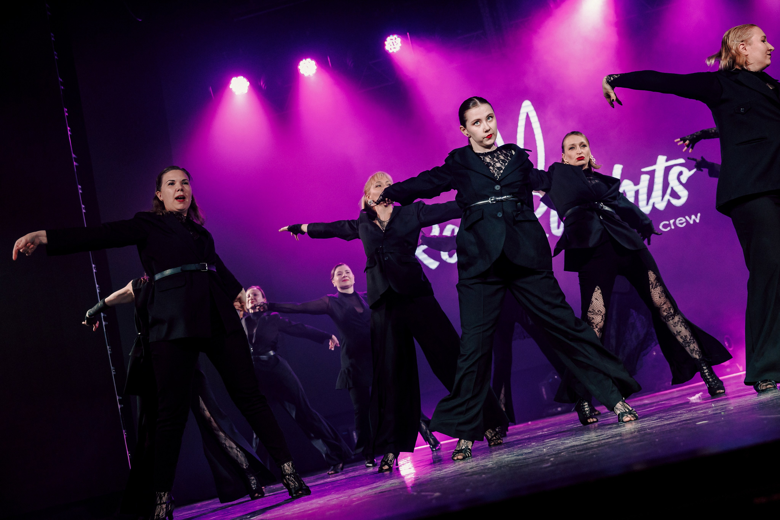 Отчётный концерт танцевальной школы «Red Rabbits» 2025. Лёшка Варзегов — фотограф