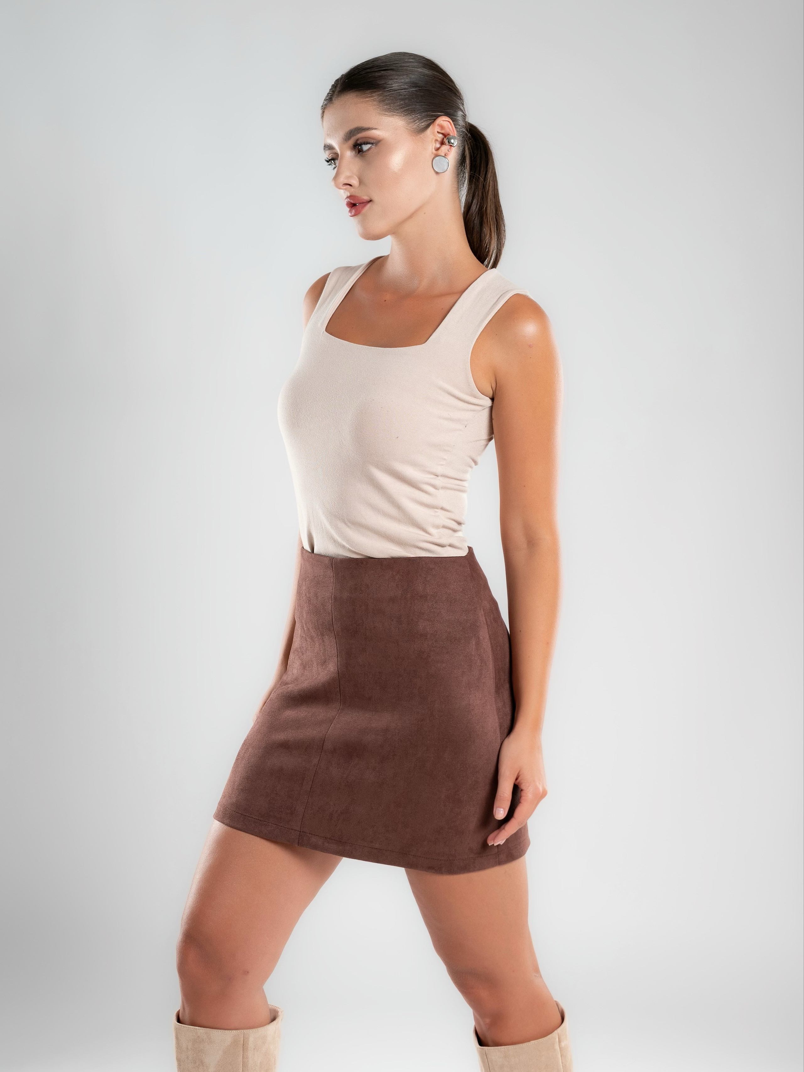 Мини-юбки замшевые. Предметный фотограф, фото для маркетплейсов Пятигорск, КМВ