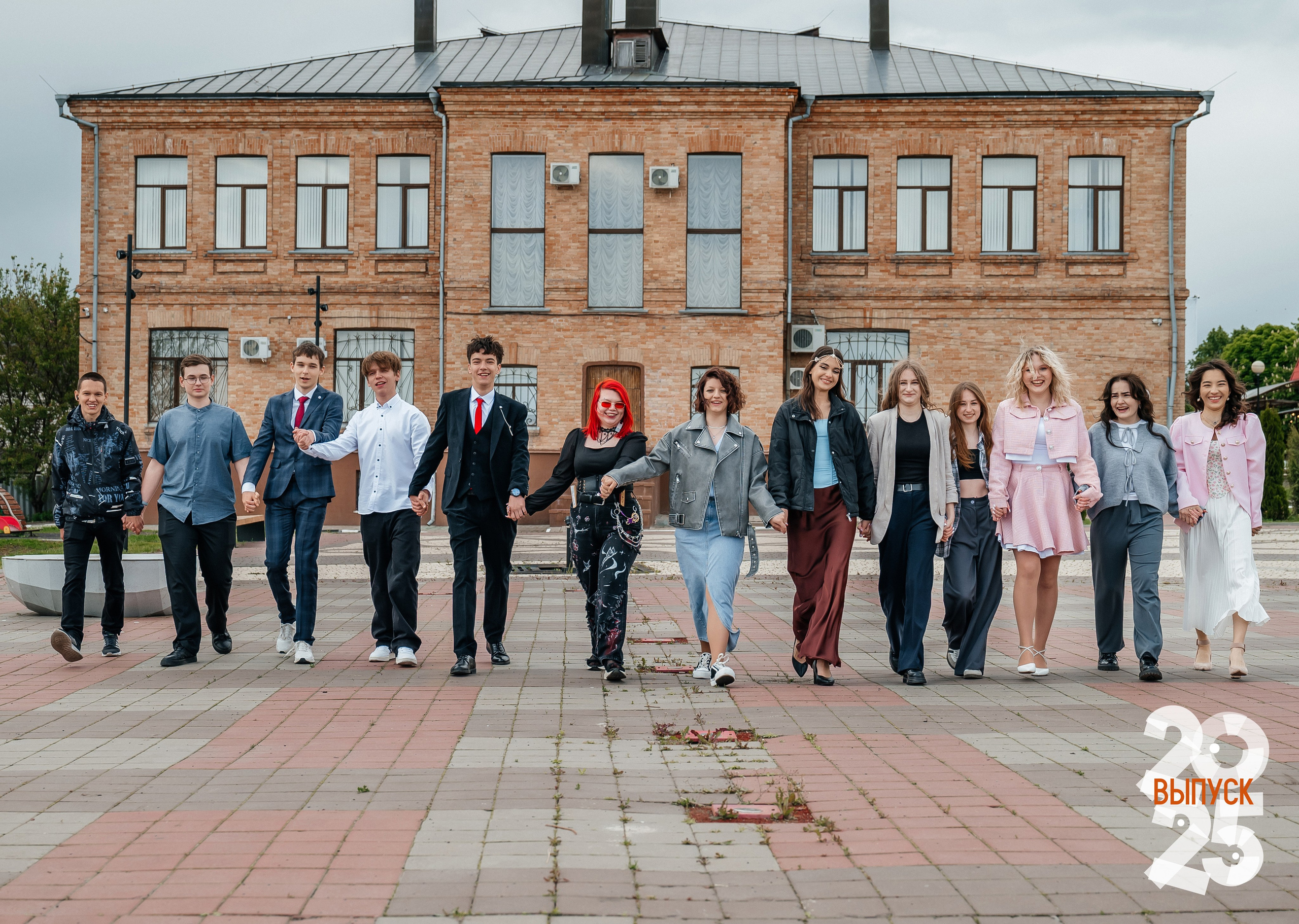 «Уроки». Школьный фотограф в Валуйках. Фотосессии для выпускников и изготовление выпускных альбомов в городе Валуйки и в Белгородской области