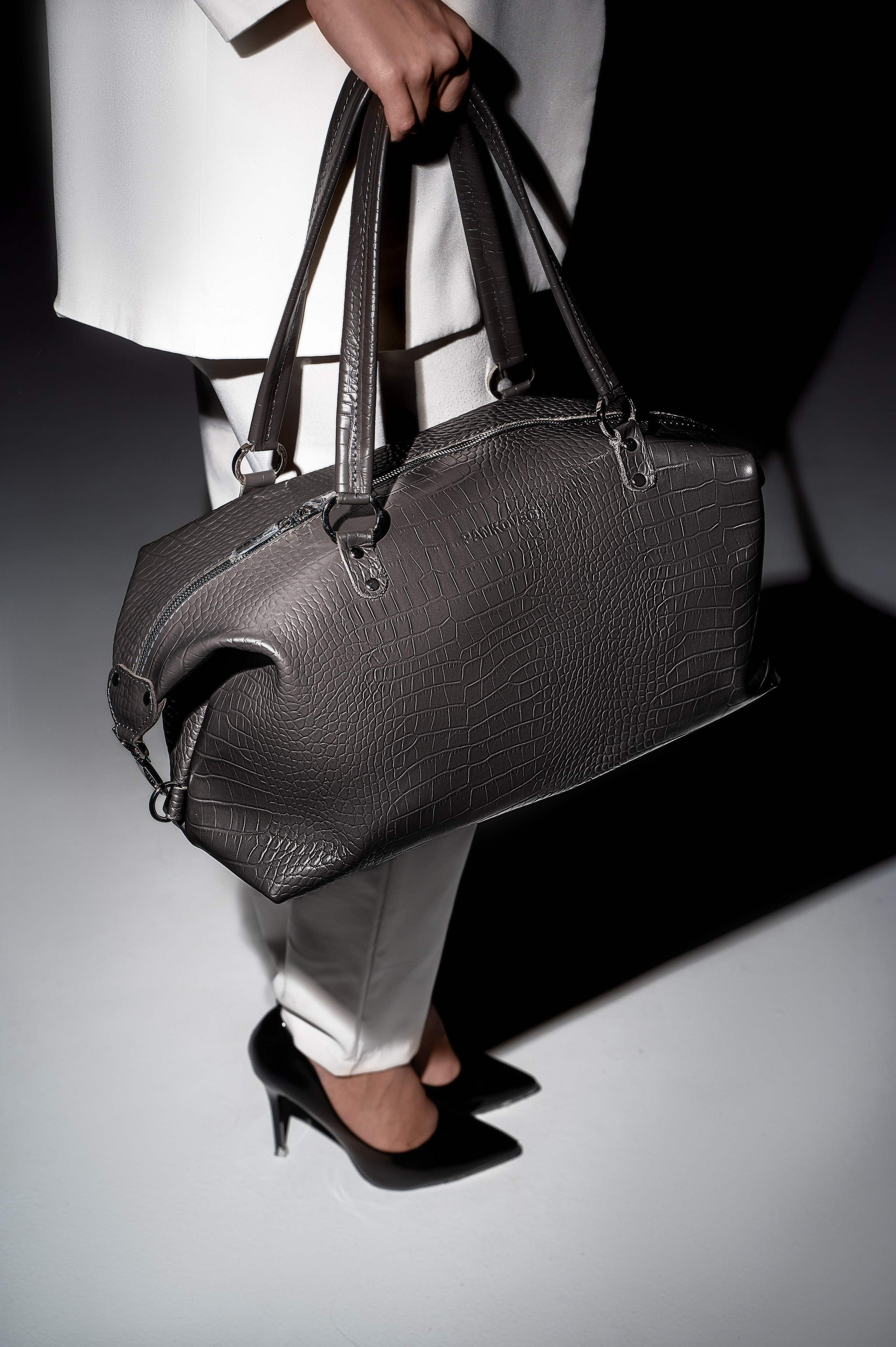 съемка для бренда сумок, сумки Беларусь, съемка кожаных изделий, съемка аксессуаров, фотосессия для брендов, съемка каталога, фотограф Беларусь, 