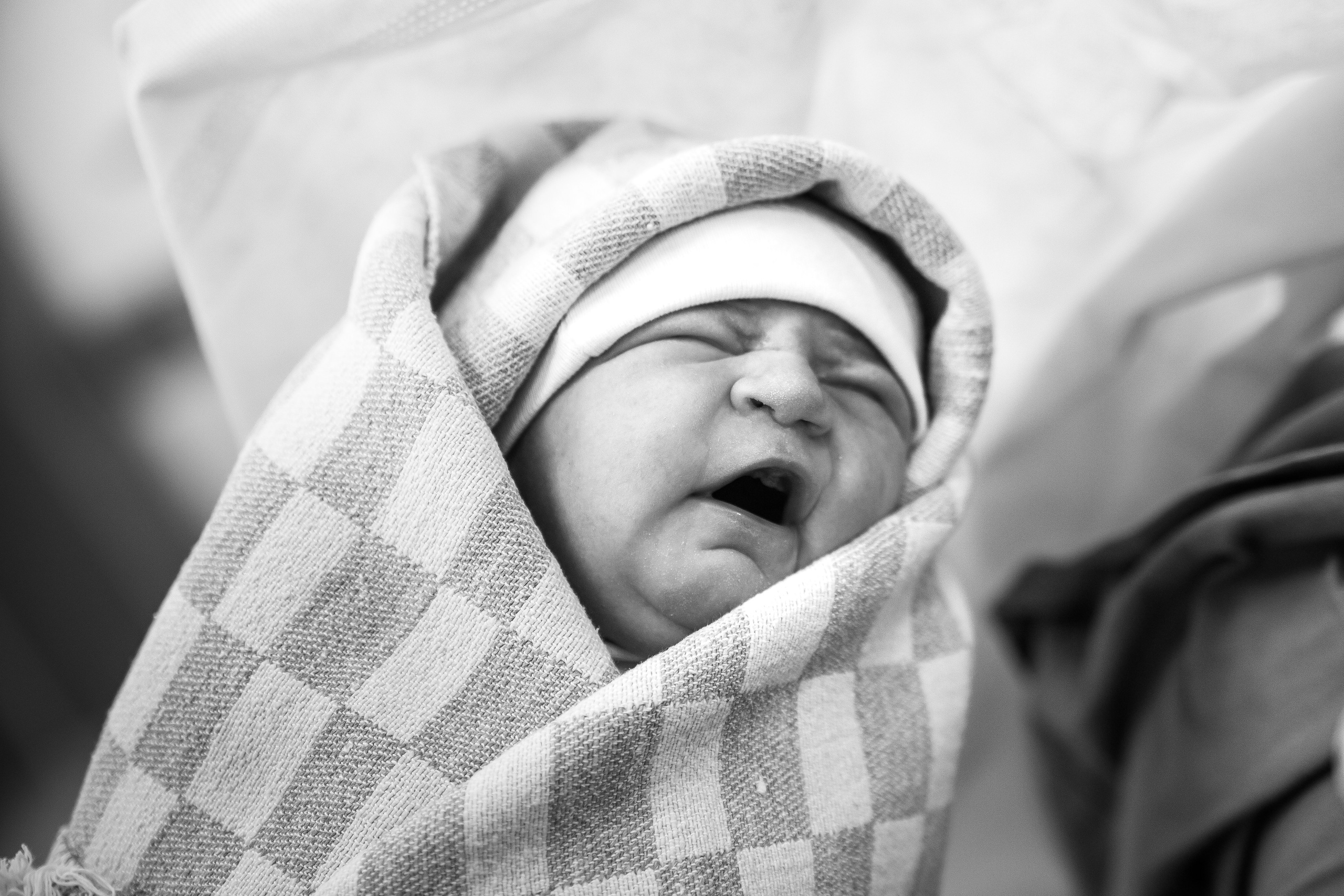 Олеся. Фотосъёмки в роддоме. Семейный фотограф в Калуге Ирина Ушакова. Фотограф на роды