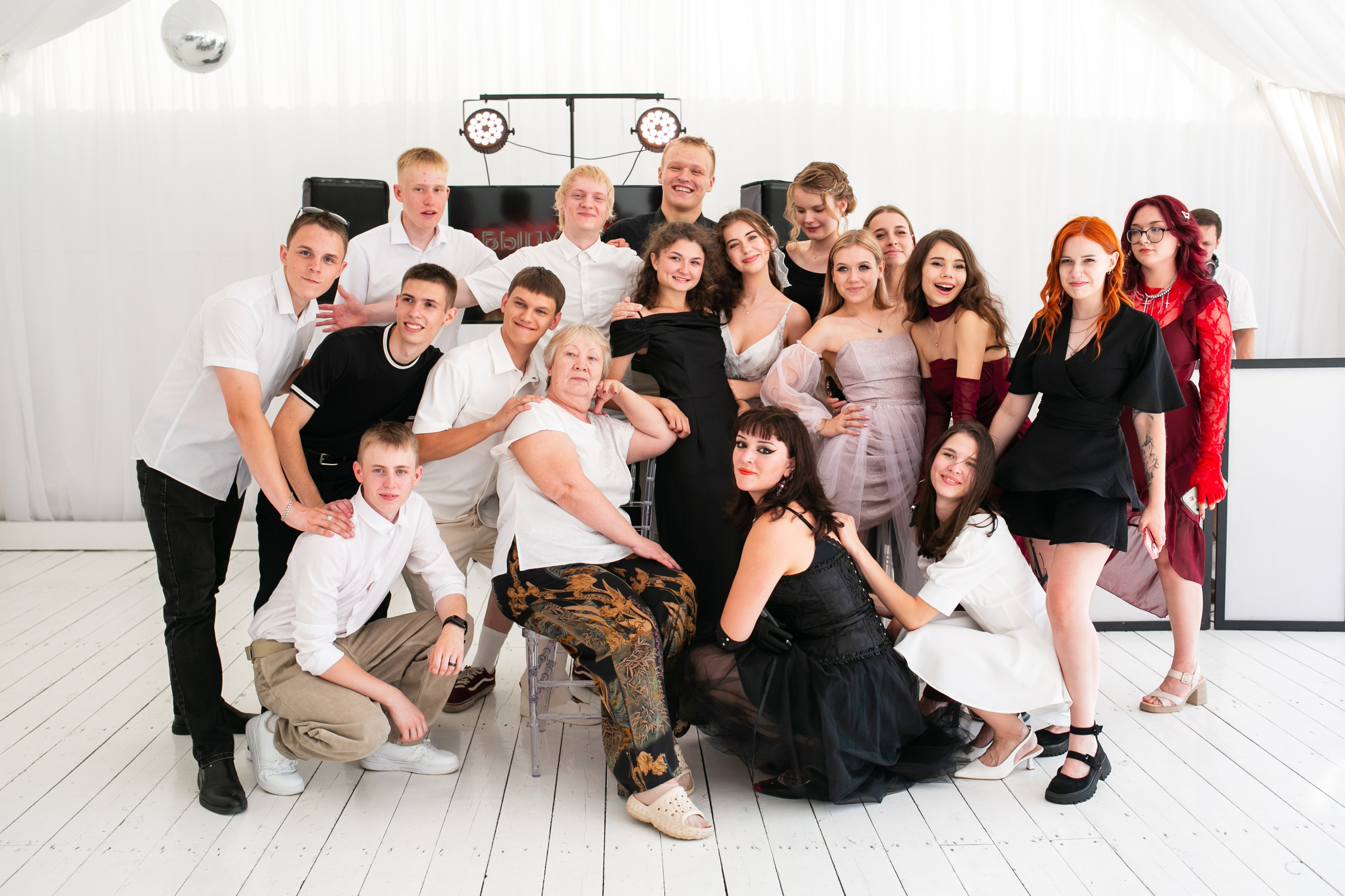 Выпускные и Утренники. Фотограф новорожденных и семейный фотограф НСО г. Бердск Марина Львова