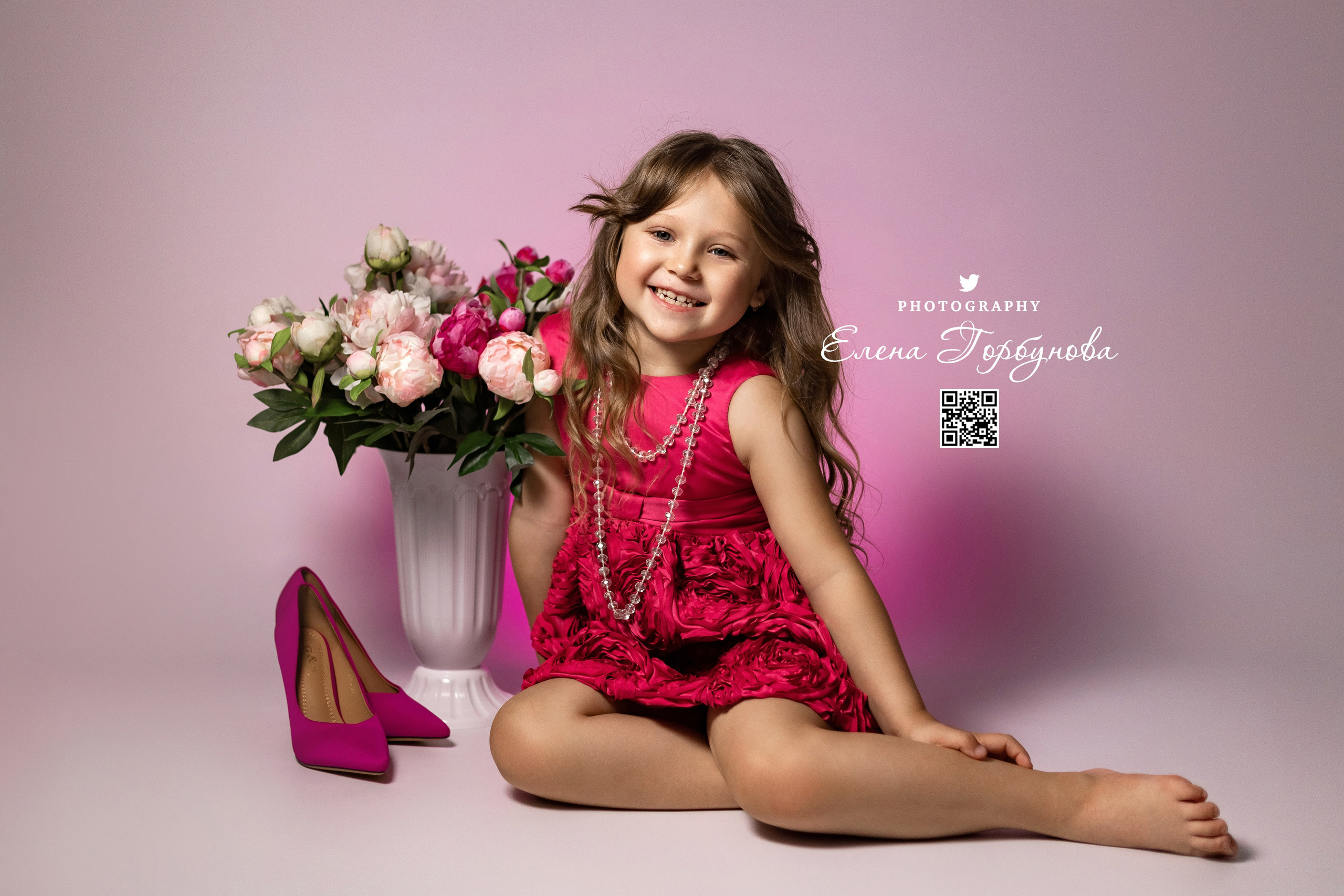 «Модница в розовом» В моей студии. Вероника и Александра. 2024. Фотограф Пермь. Свадьбы. Семья и дети, школа, д. сад. Фотокниги