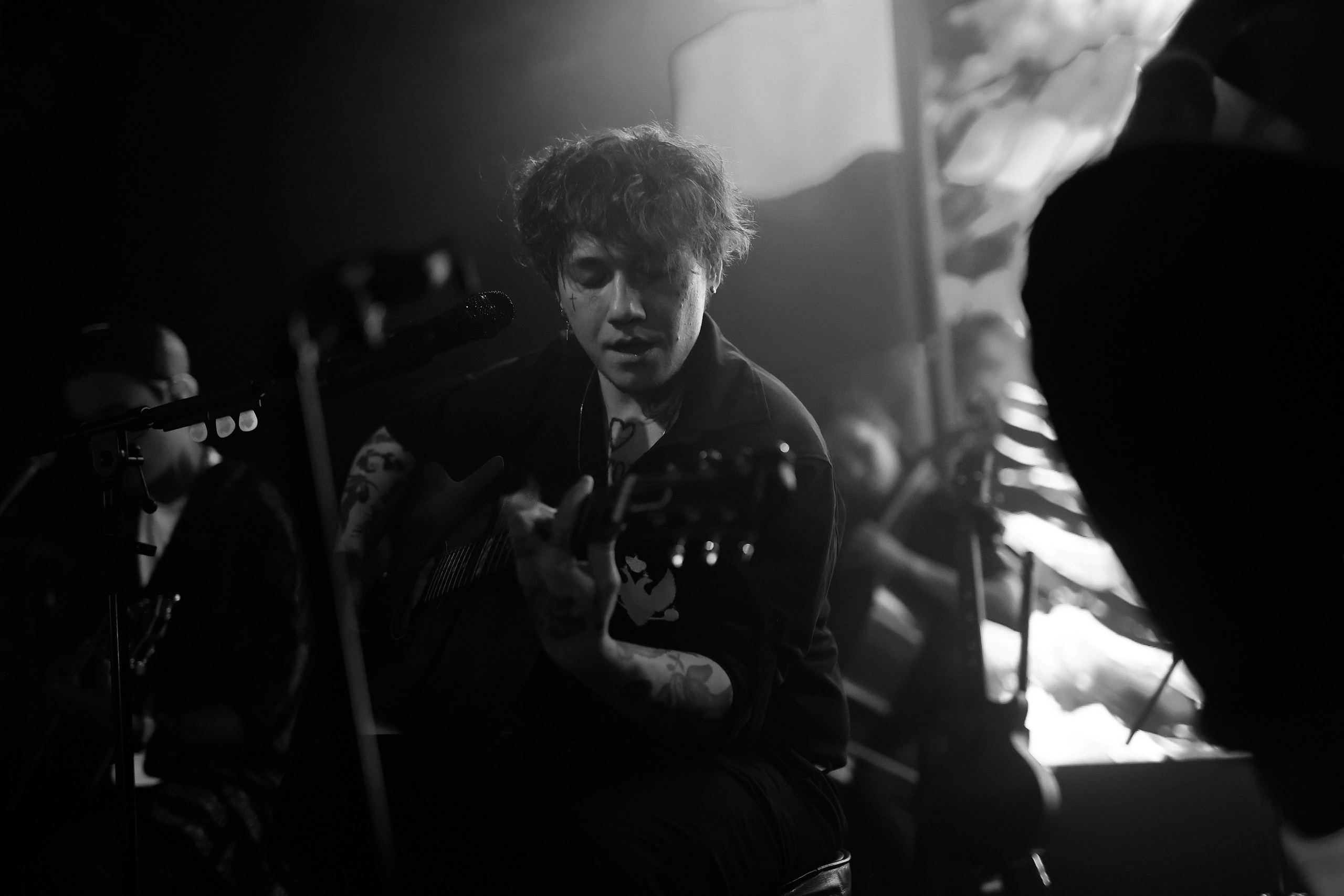 БЛАГОТВОРИТЕЛЬНЫЙ КОНЦЕРТ «ТРИ ДНЯ ДОЖДЯ» В 16 ТОННАХ