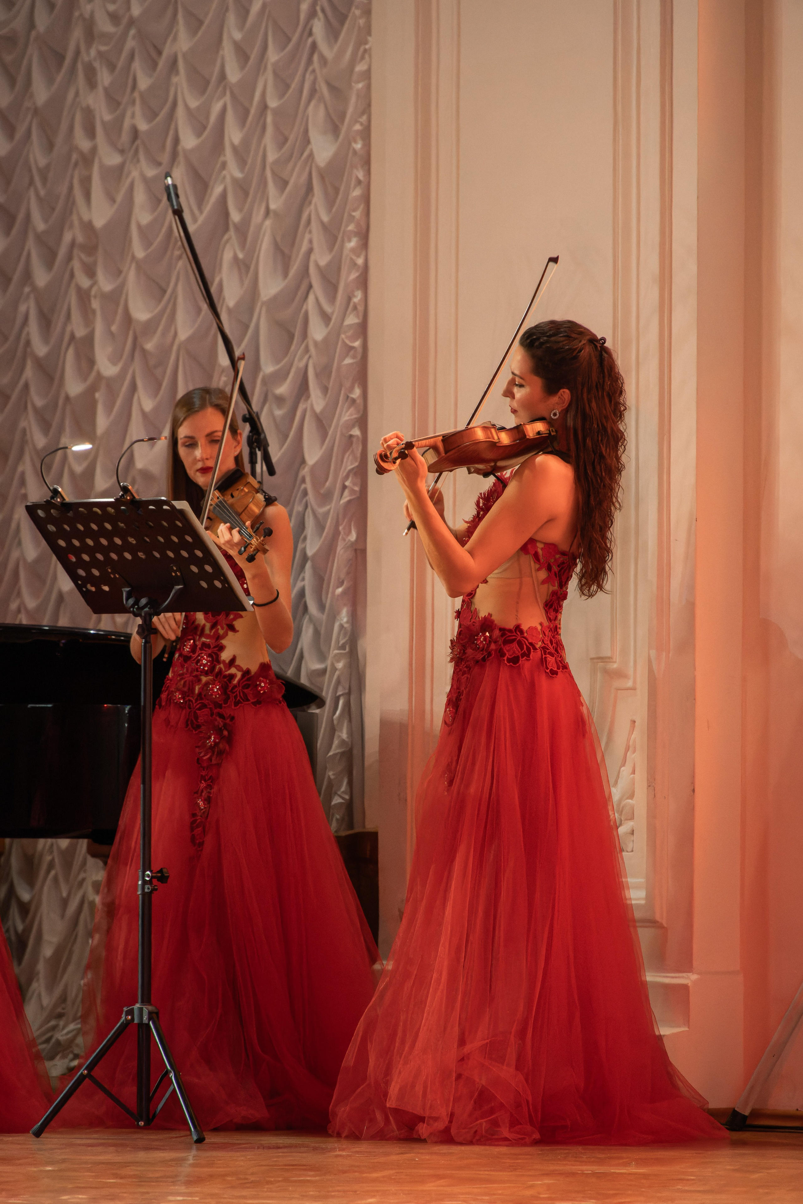 Эбру & Классическая скрипка. Фотограф в Санкт-Петербурге Авдотья Благовещенская