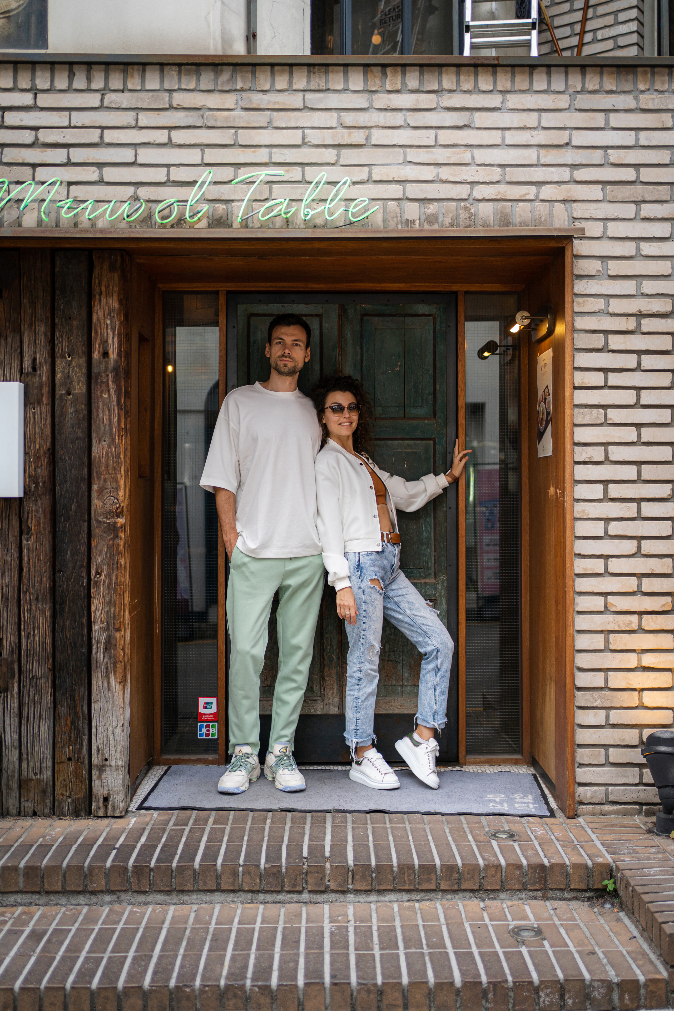 Света и Паша, Каннам. Photographer & Videographer based in Ansan, South Korea