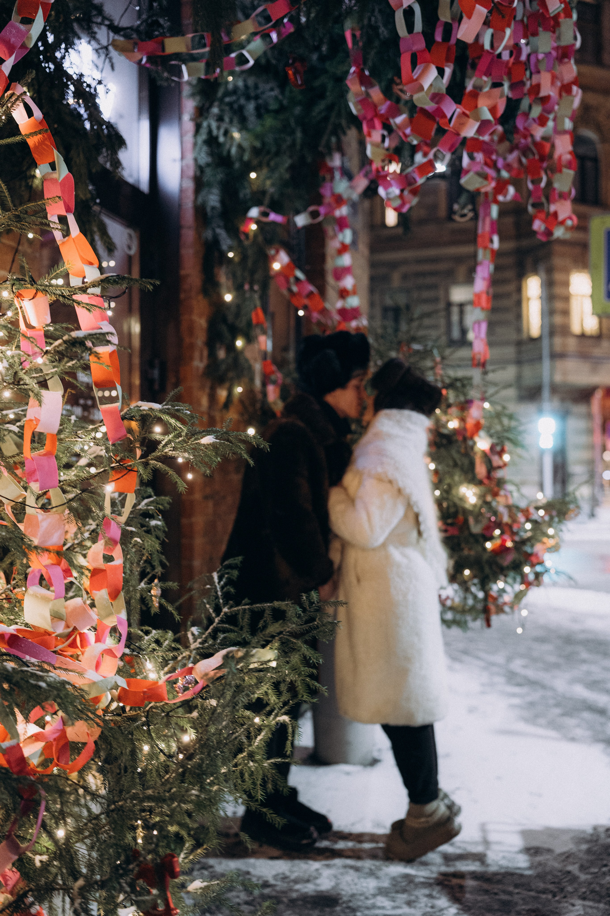 НОВОГОДНЯЯ ПРОГУЛКА ПАРЫ ПО ЧЕРНЫШЕВСКОЙ ПЕРЕД НОВЫМ ГОДОМ. Профессиональный фотограф, Санкт-Петербург — Виктория Богомолова