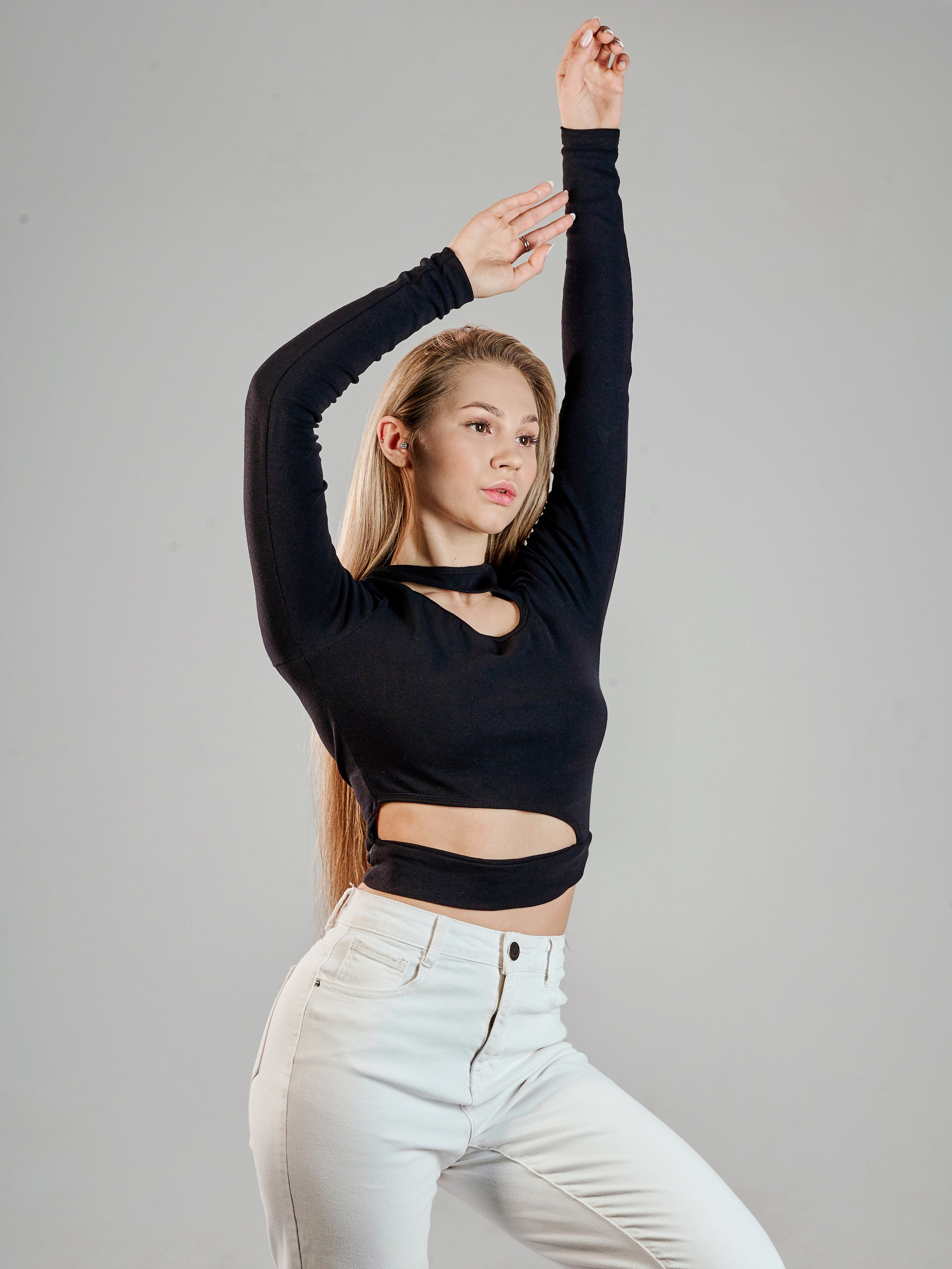 Фотосъёмка одежды. Выпускные альбомы. Предметная и контент съёмка. Фотостудия Klass