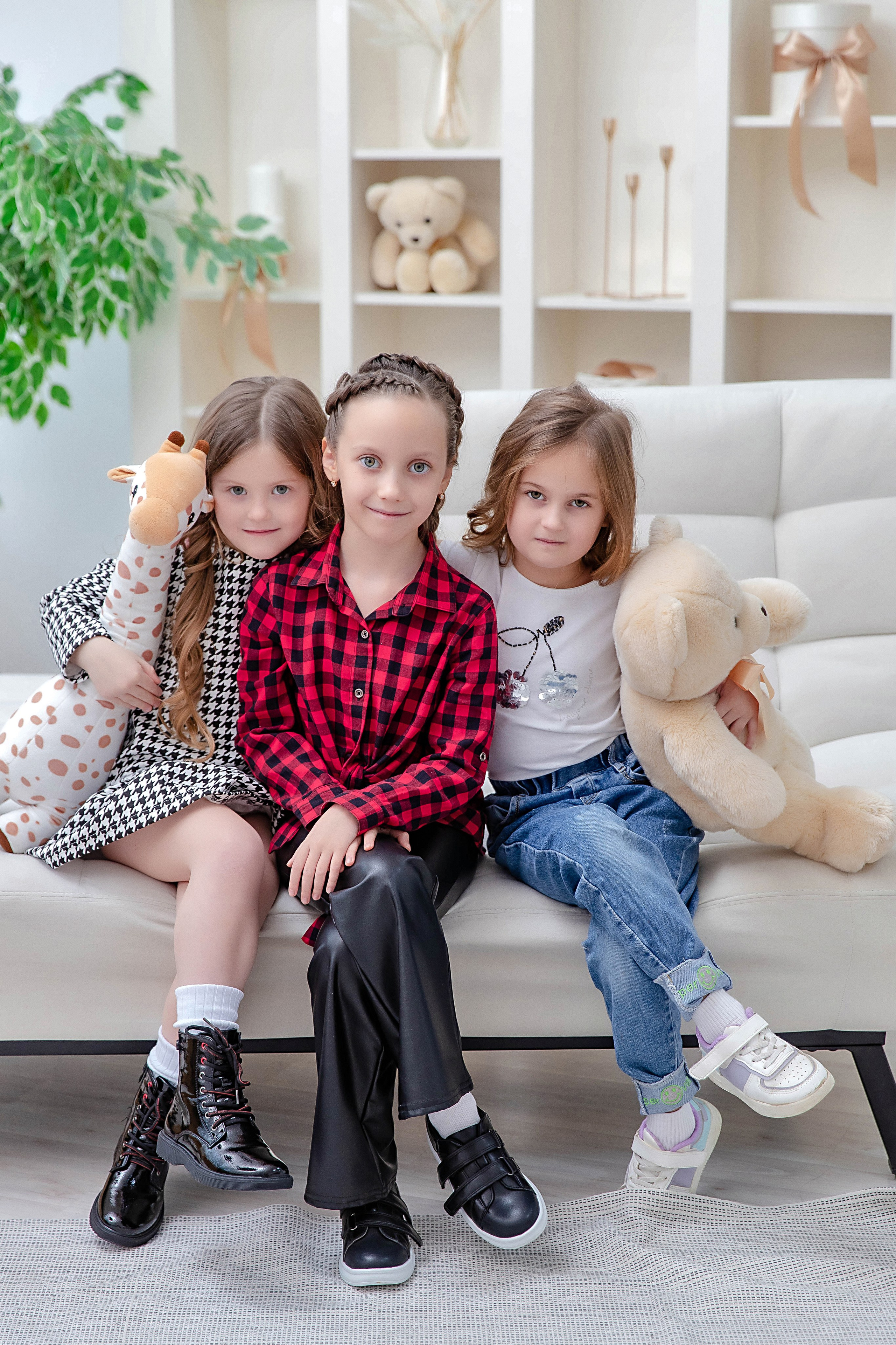 Выпускные (школьные) альбомы (книги) в Ростове-на-Дону. Современные Выпускные Альбомы в Ростове-на-Дону