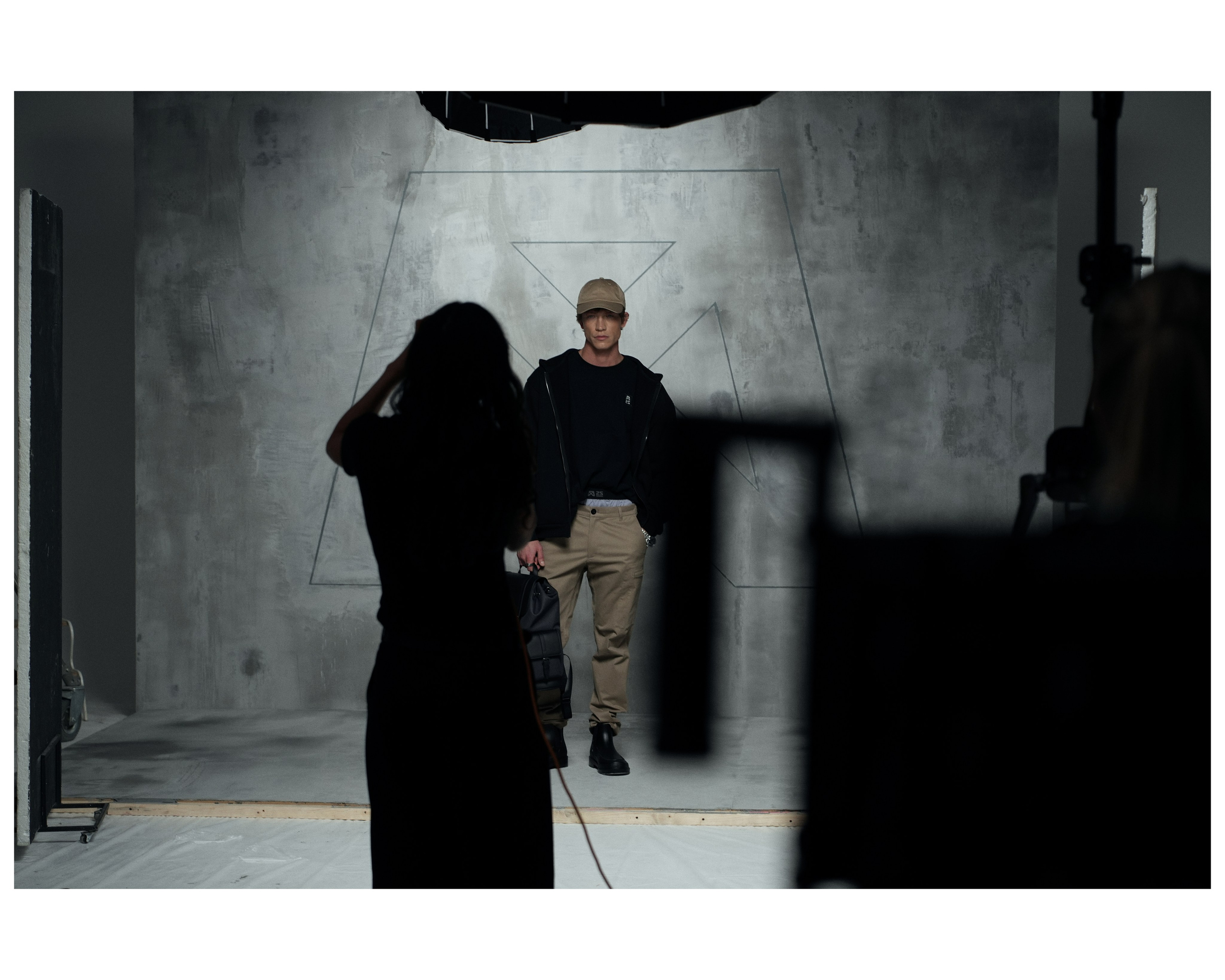 PAVILION 25. ANNA — PHOTOGRAPHER