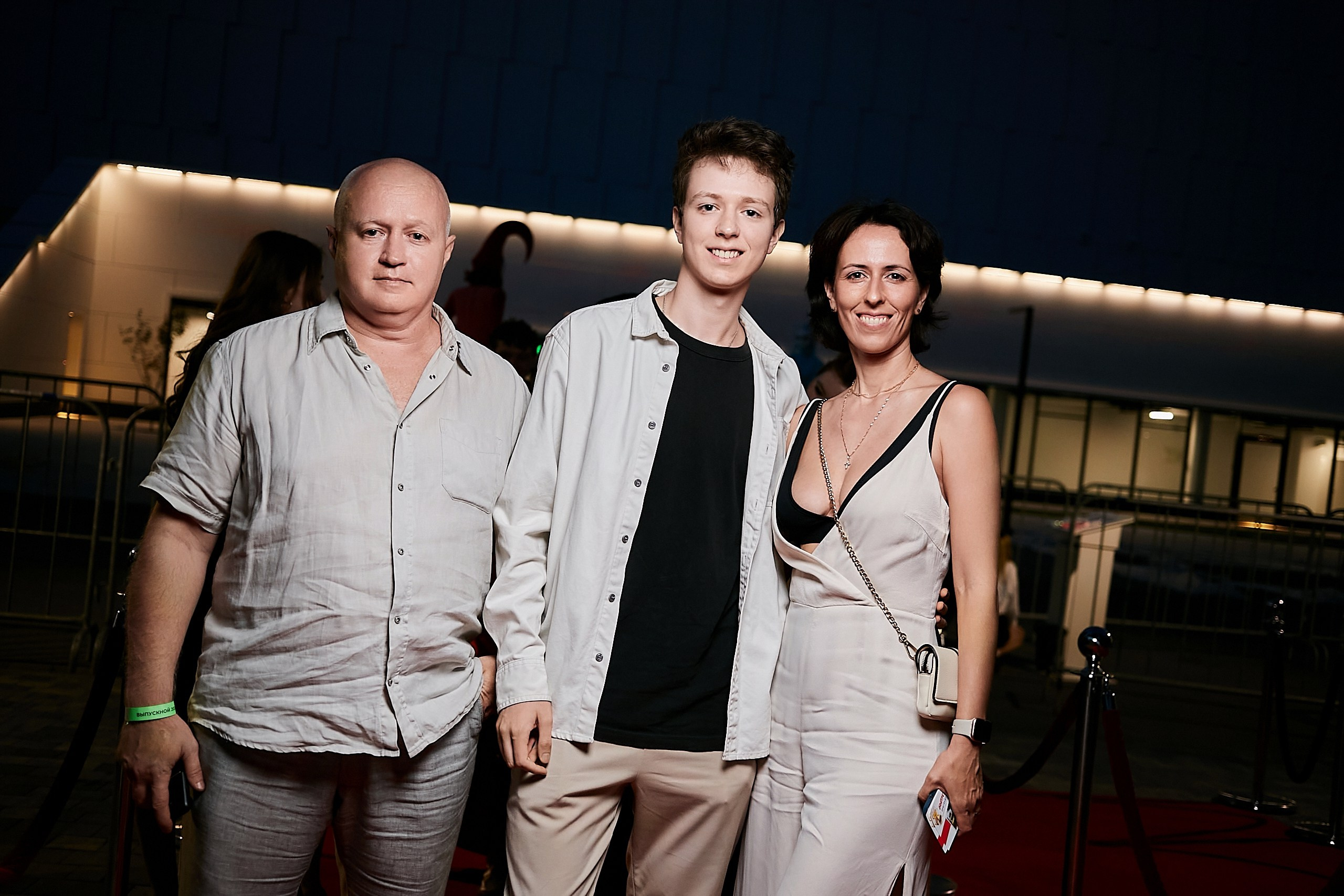 Выпускной 2024 концертный зал Академия ВТБ. Фотограф и Видеограф в Москве. Олег Корушев