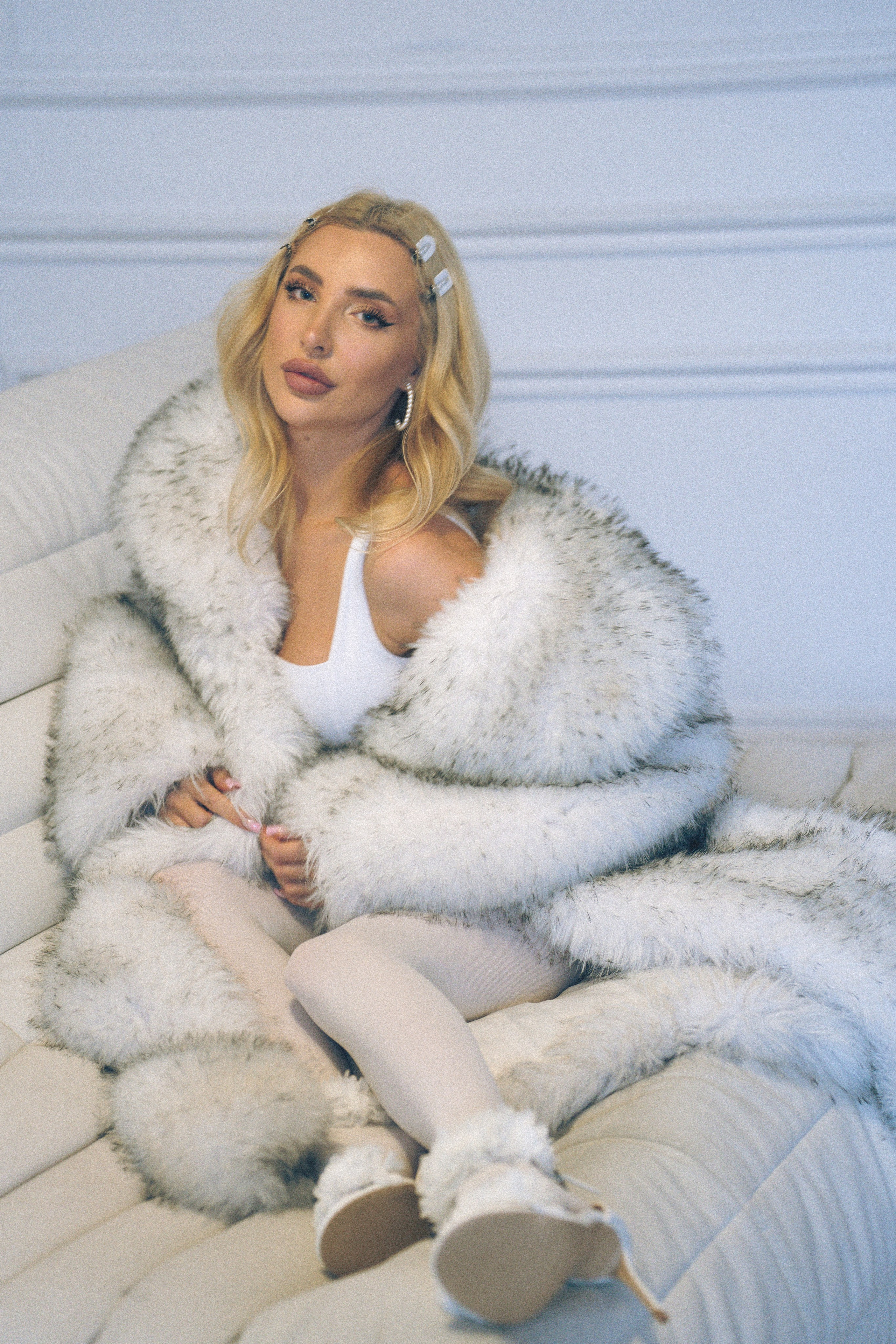 МИНИМАЛИЗМ В СТУДИИ НА ЧЕРНЫШЕВСКОЙ В СТУДИИ С БАЛКОНОМ. Профессиональный фотограф, Санкт-Петербург — Виктория Богомолова