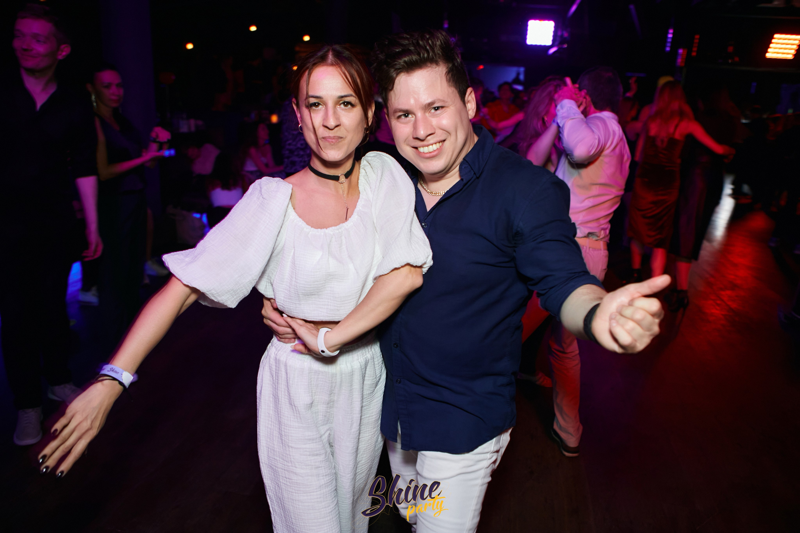 Shine party bachata. Свадебный фотограф