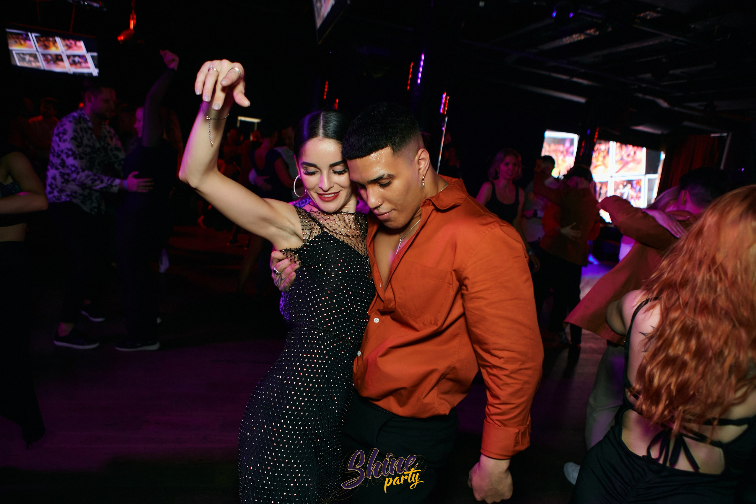 Shine party bachata. Свадебный фотограф