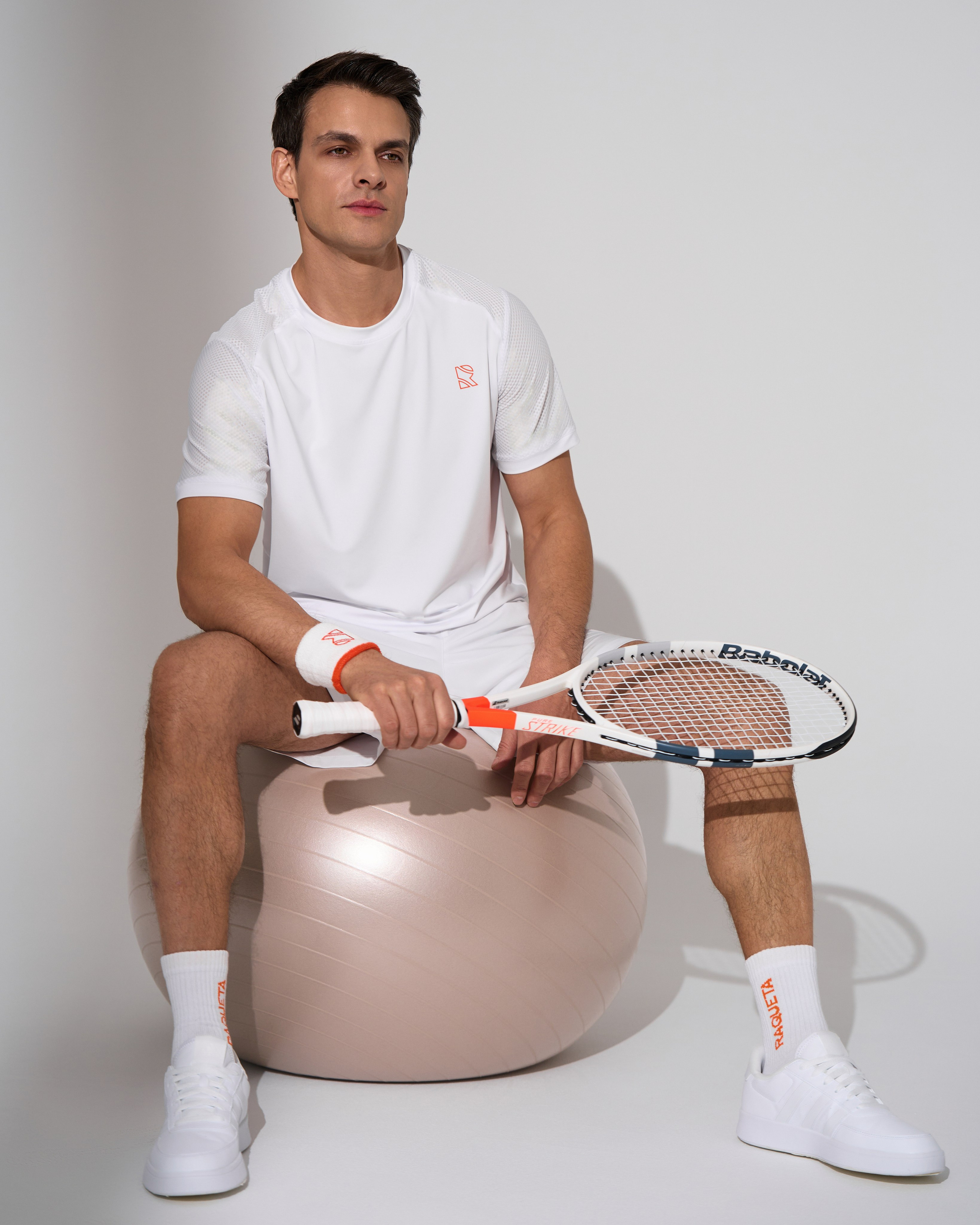 RAQUETA. 595 Production