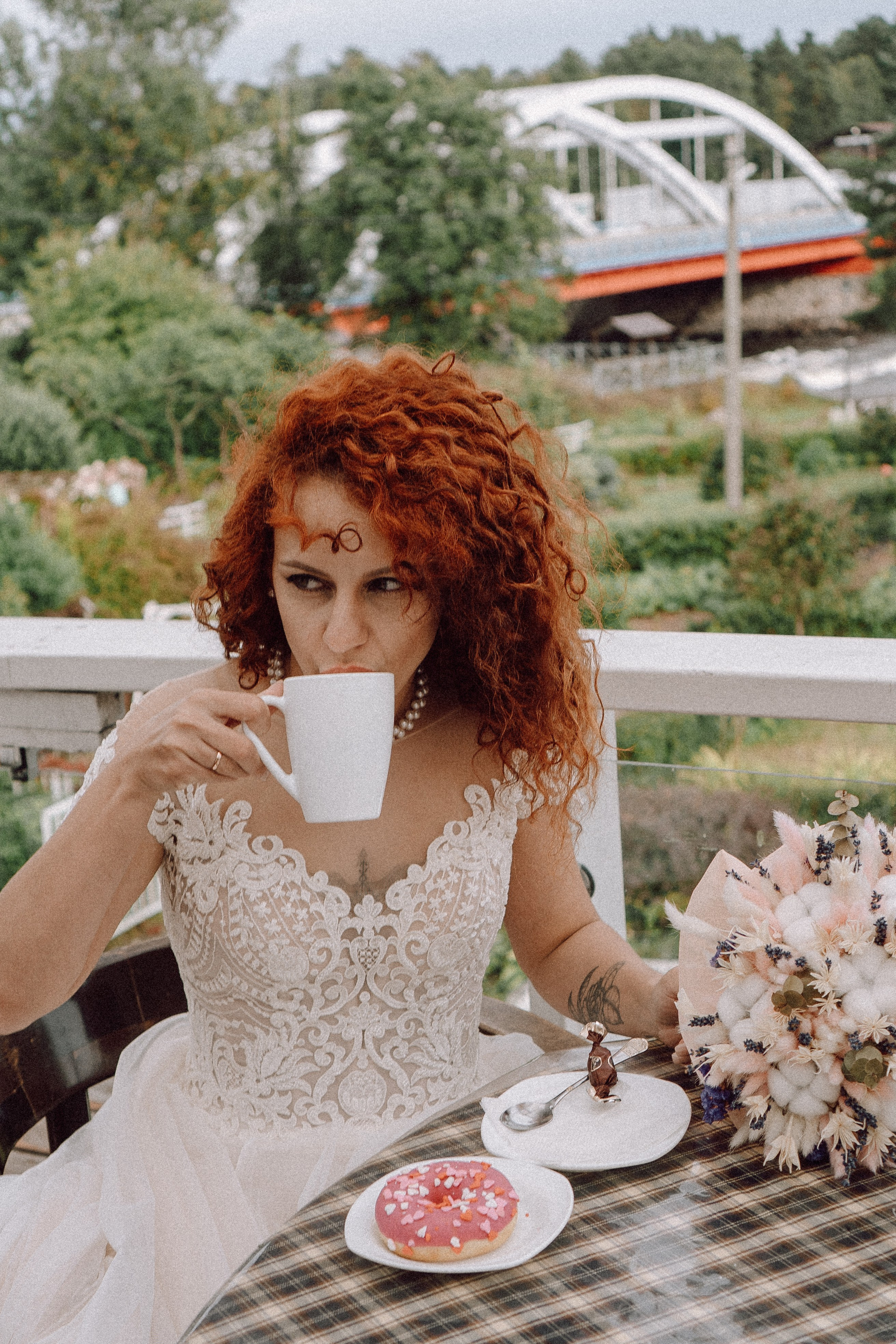 СВАДЕБНАЯ ФОТОСЕССИИЯ ПАРЫ В ГОРОДЕ ПРИОЗЕРСК В СОСНОВОМ ЛЕСУ И С ПИКАПОМ. Профессиональный фотограф, Санкт-Петербург — Виктория Богомолова