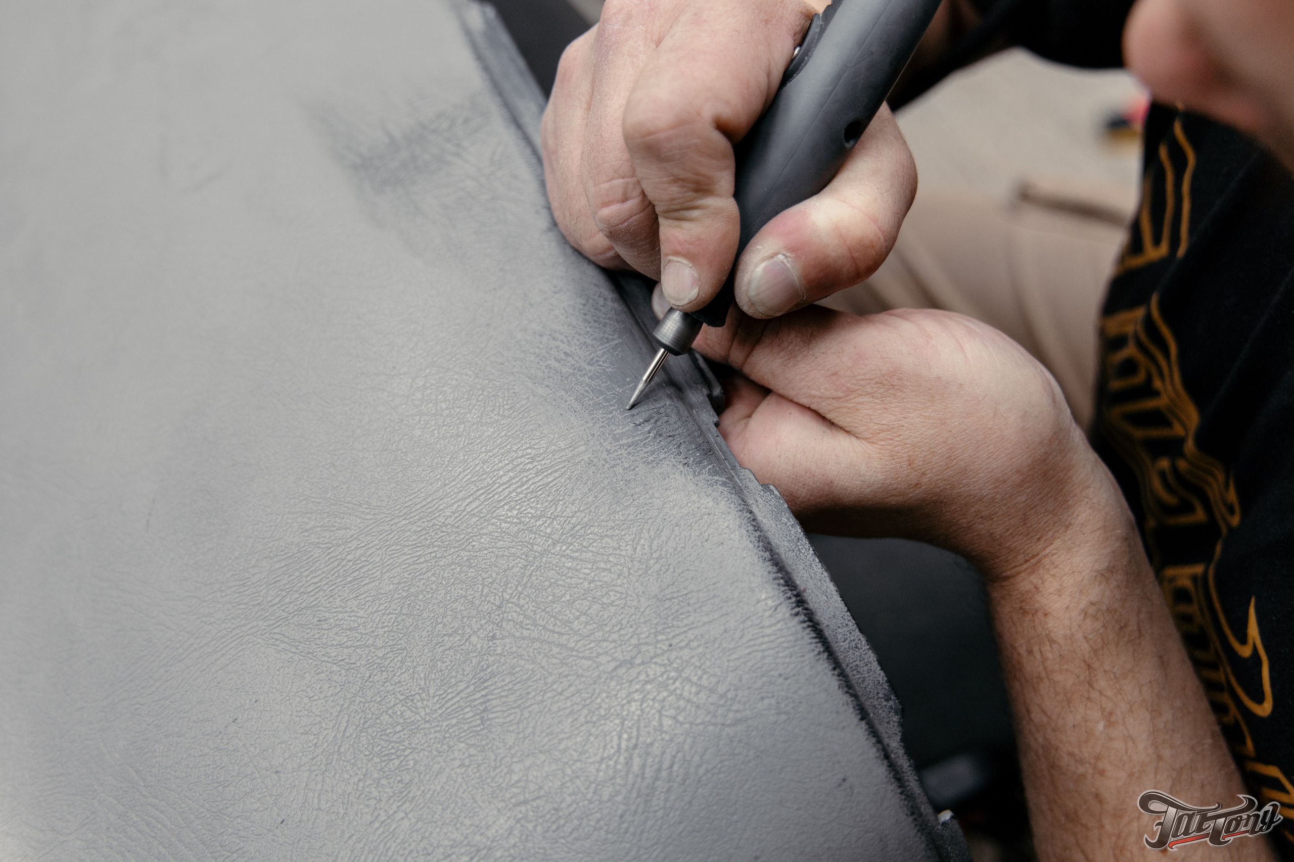 Chevrolet Tahoe I ремонт по кузову и окрас, пошив салона. DeLorein