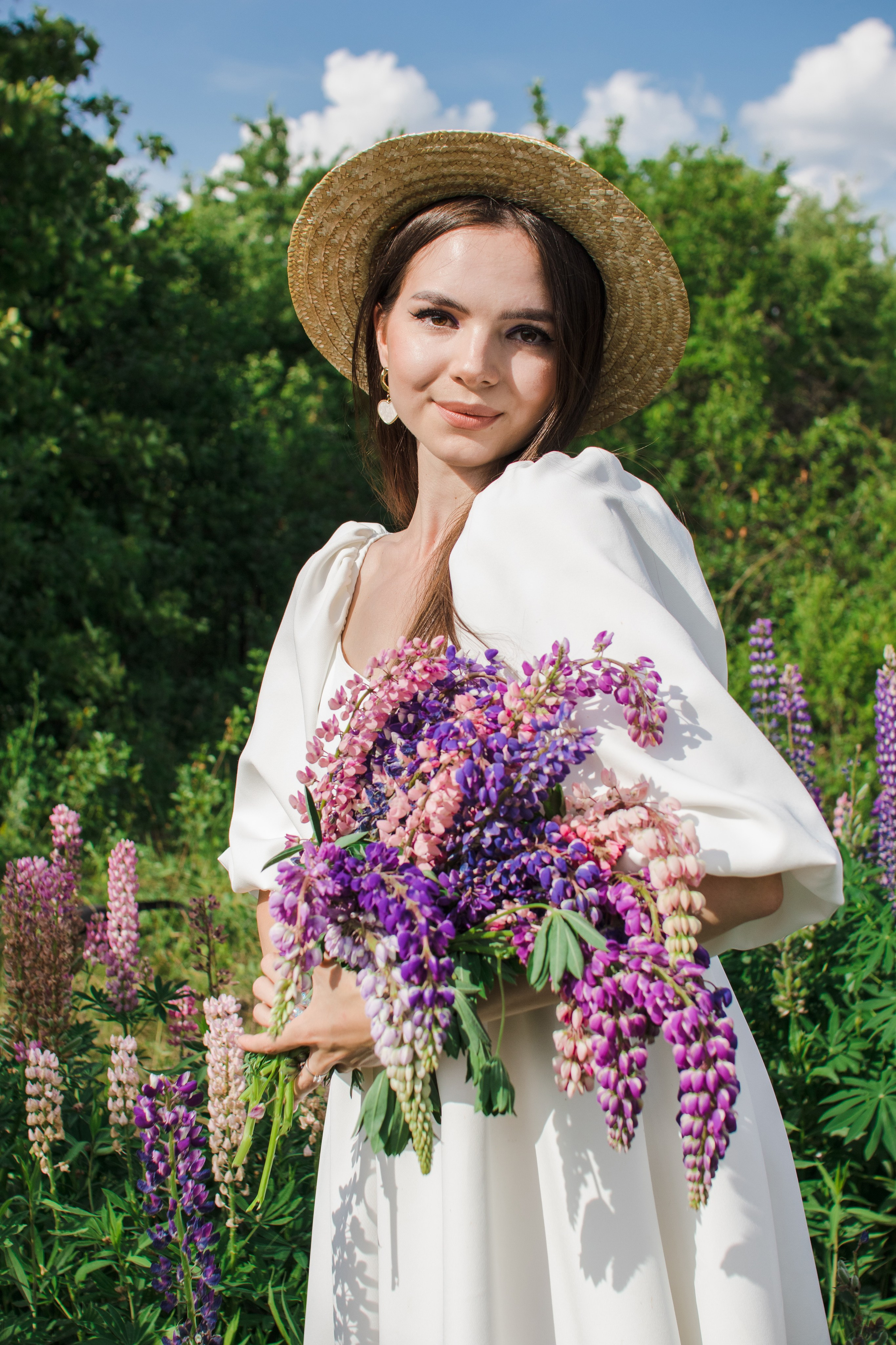 Девушках в люпинах