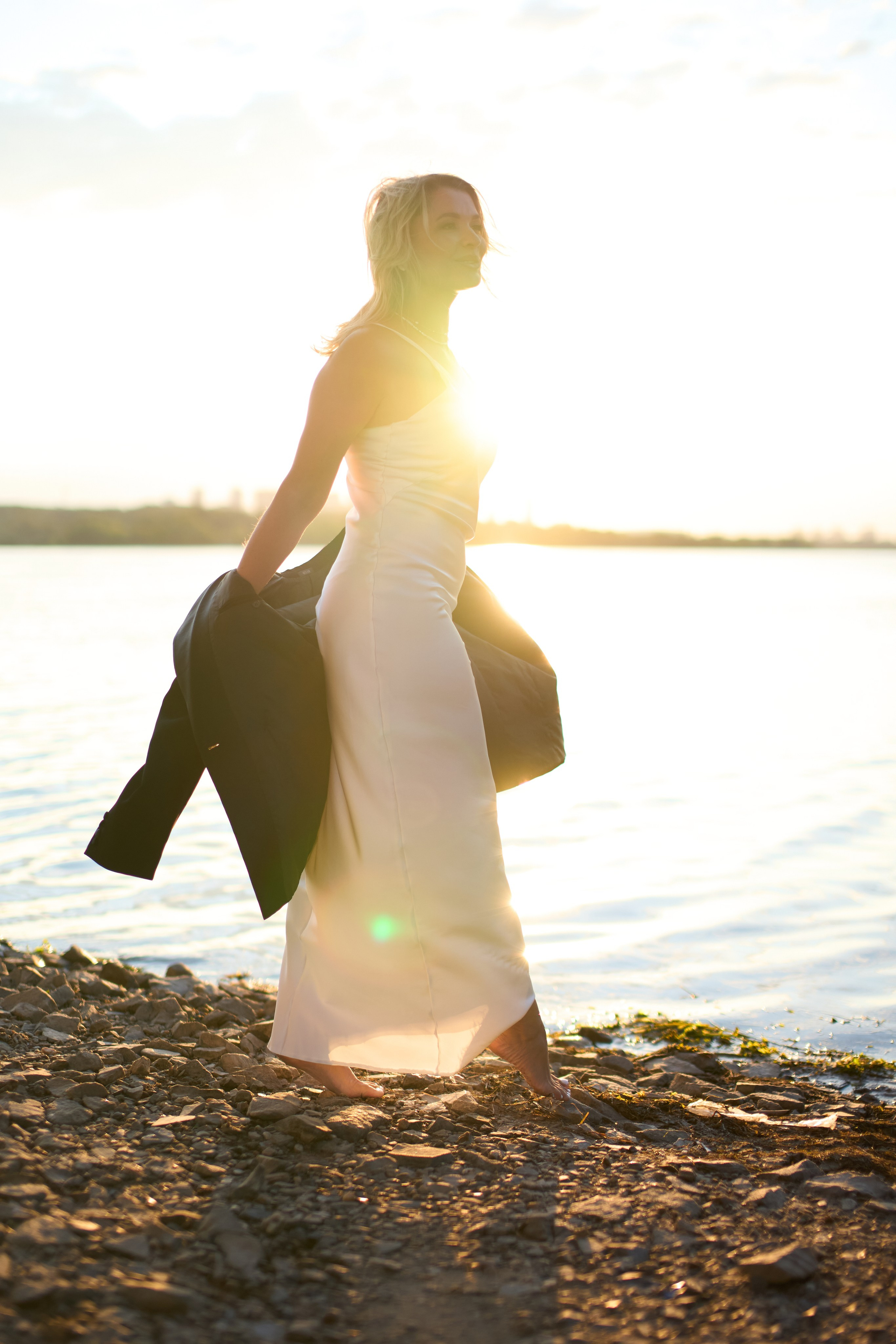 Фотосессия на закате под бугринским мостом. Репортажный и женский фотограф в Новосибирске