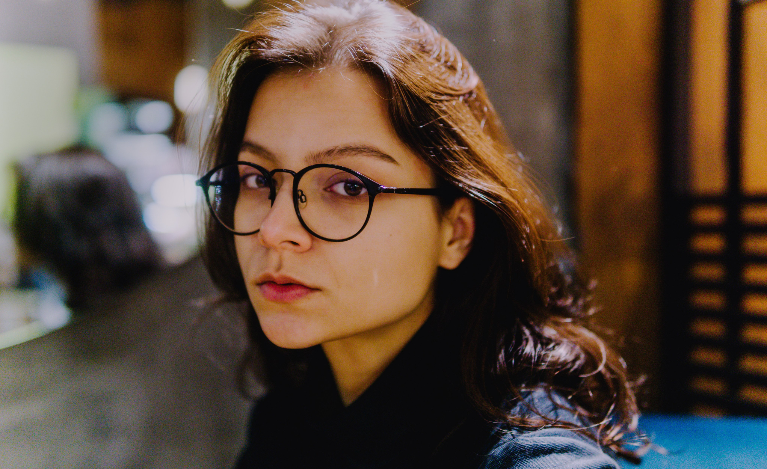 Лера с цветным светом. Главная