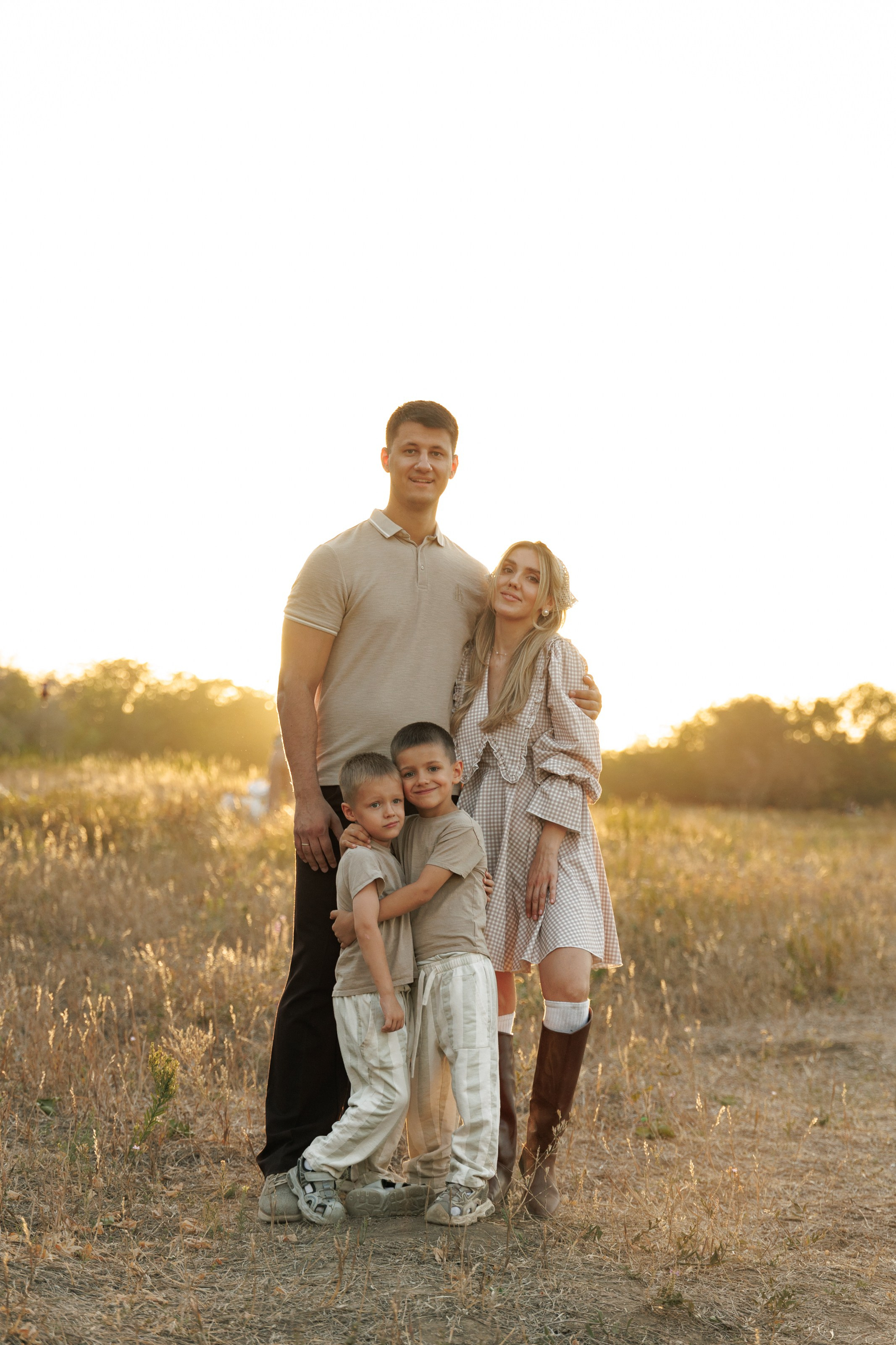 Дмитрий, Евгения, Мотя и Тима. Свадебный фотограф в Ростове — на — Дону Александра Пивоварова