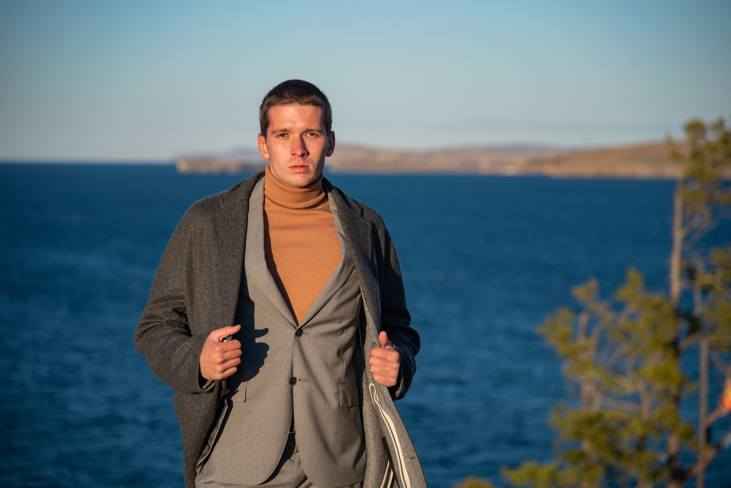 Съёмка одежды на Ольхоне. Занимаюсь профессиональной фотографией и живу рядом с Байкалом. Работаю в разных жанрах