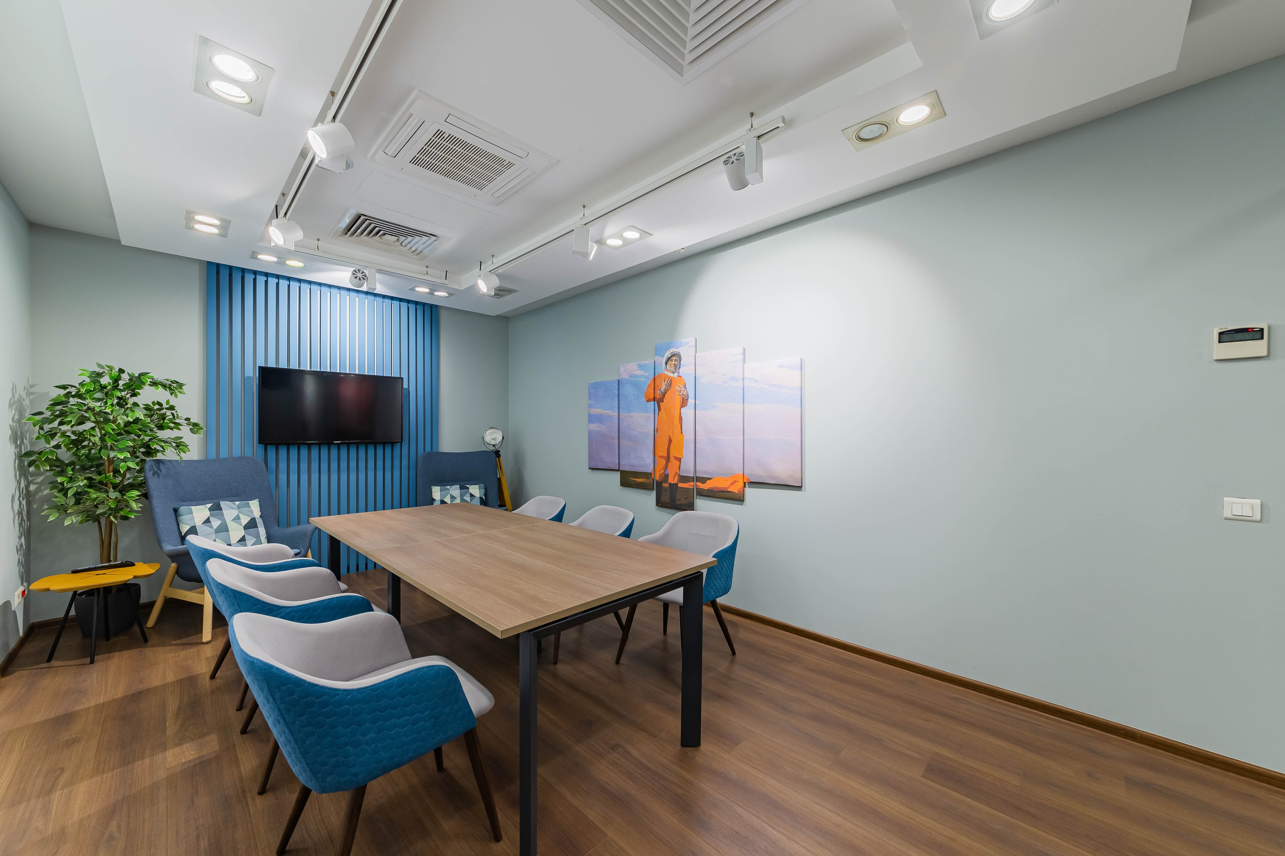 Сокол. Фотограф Лагутин Анатолий