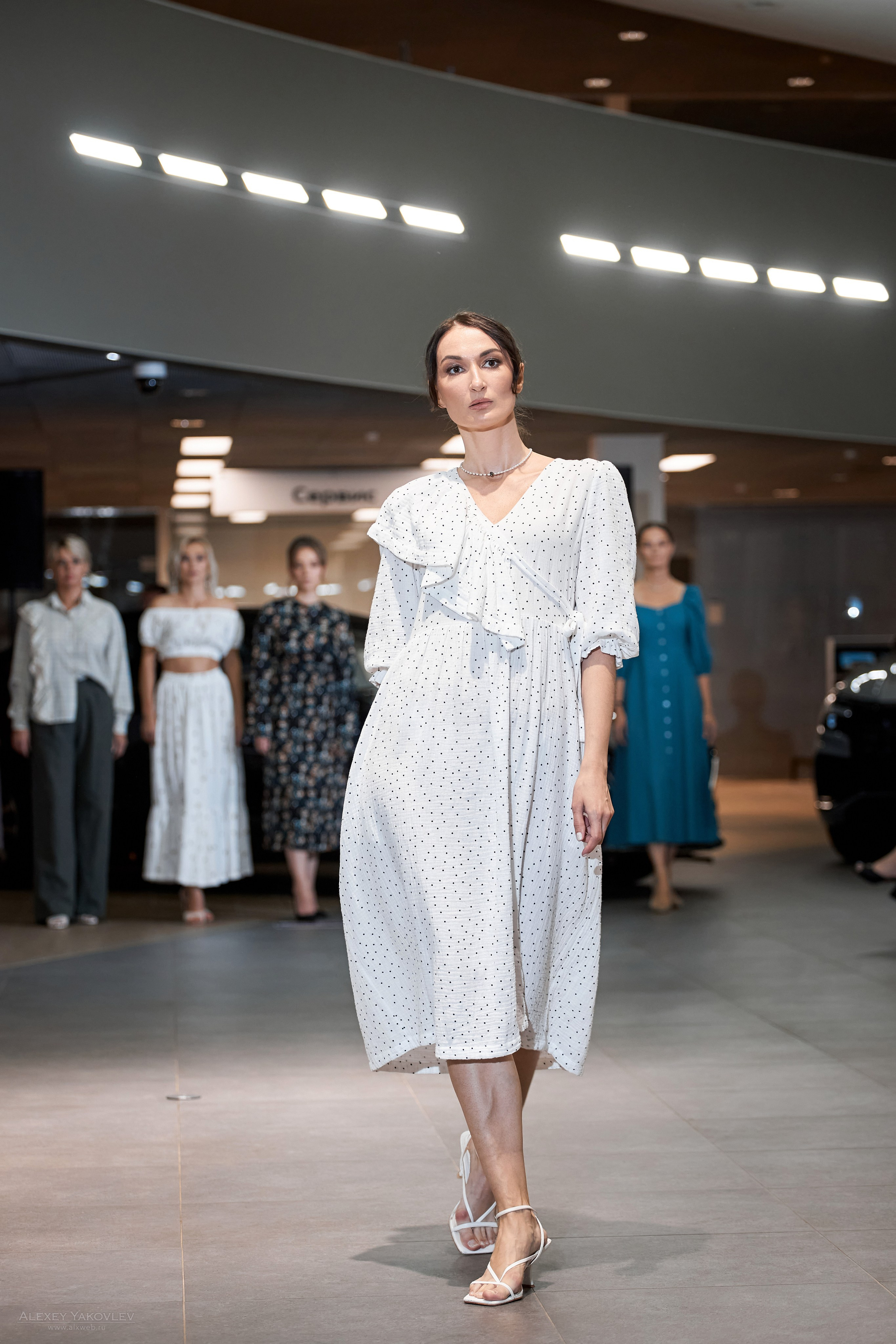 Модный показ PRE-FALL модельной школы Modeling+. Фотограф Алексей Яковлев