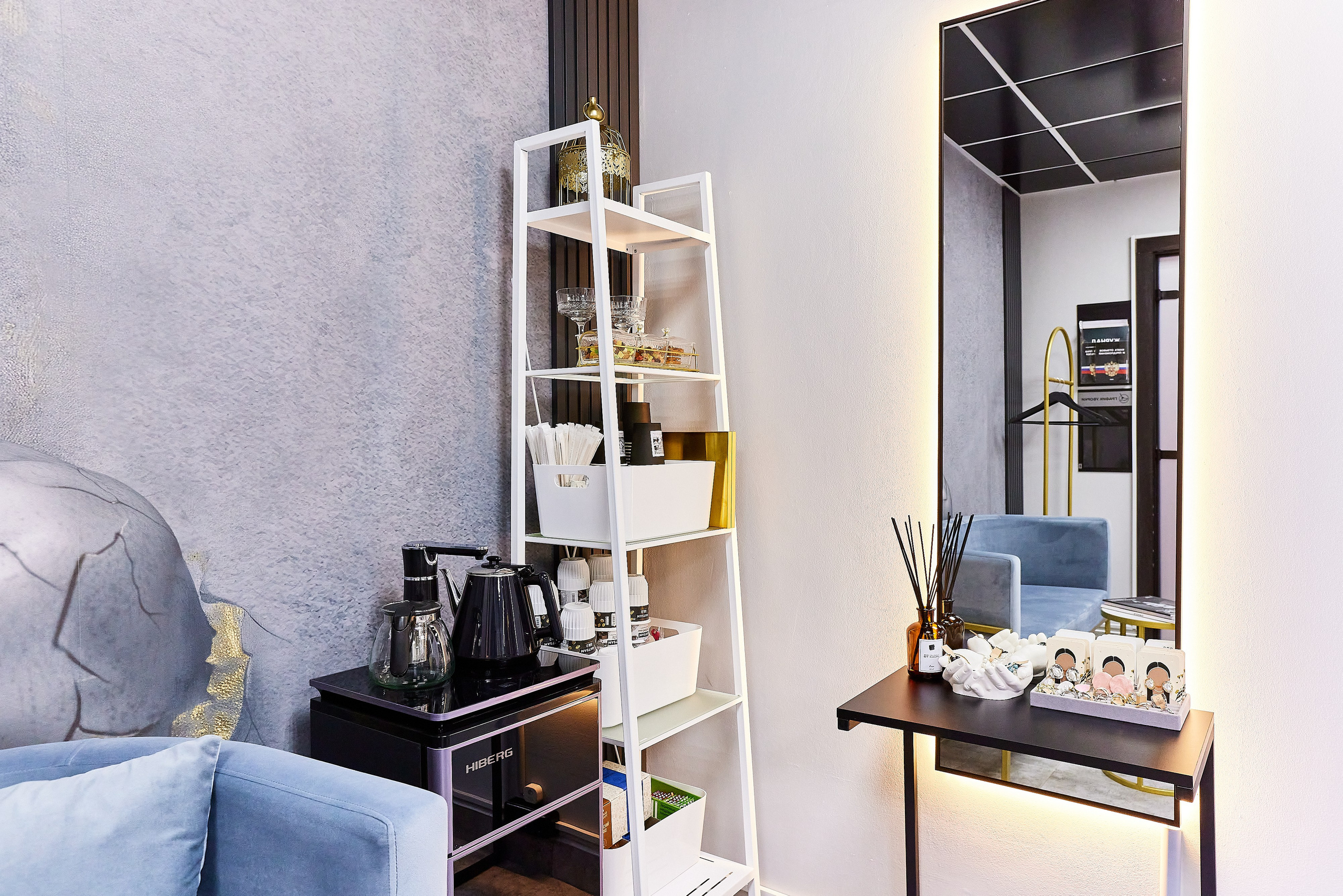 Gold Luxe Mani. Фотограф Анастасия Леонтьева Санкт-Петербург