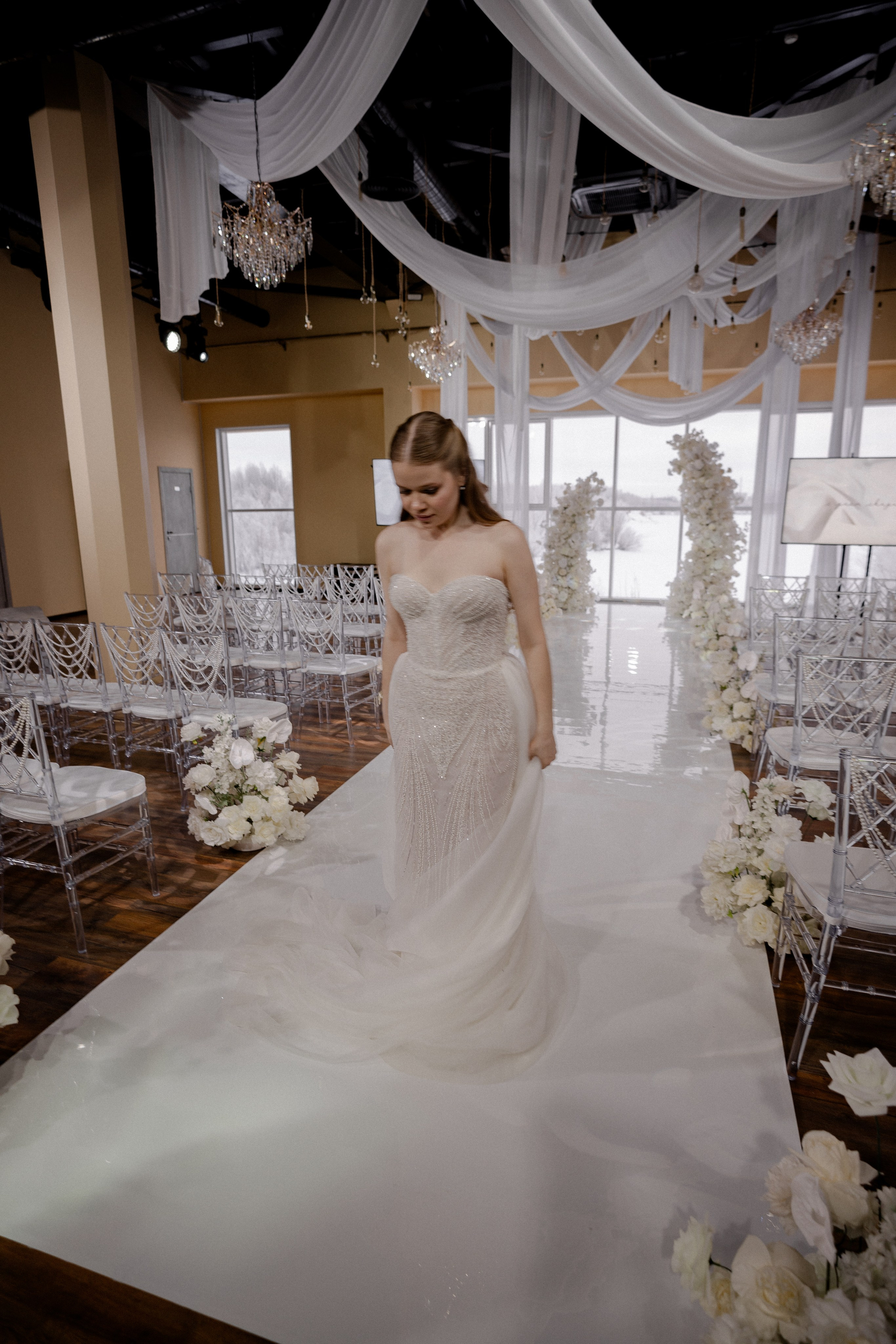 СВАДЕБНАЯ СЬЕМКА СБОРОВ В ОТЕЛЕ И ВЫЕЗД НА ЦЕРЕМОНИЮ (СНЯТО В СИБИРЕ В НИЖНЕВАРТОВСКЕ). Профессиональный фотограф, Санкт-Петербург — Виктория Богомолова