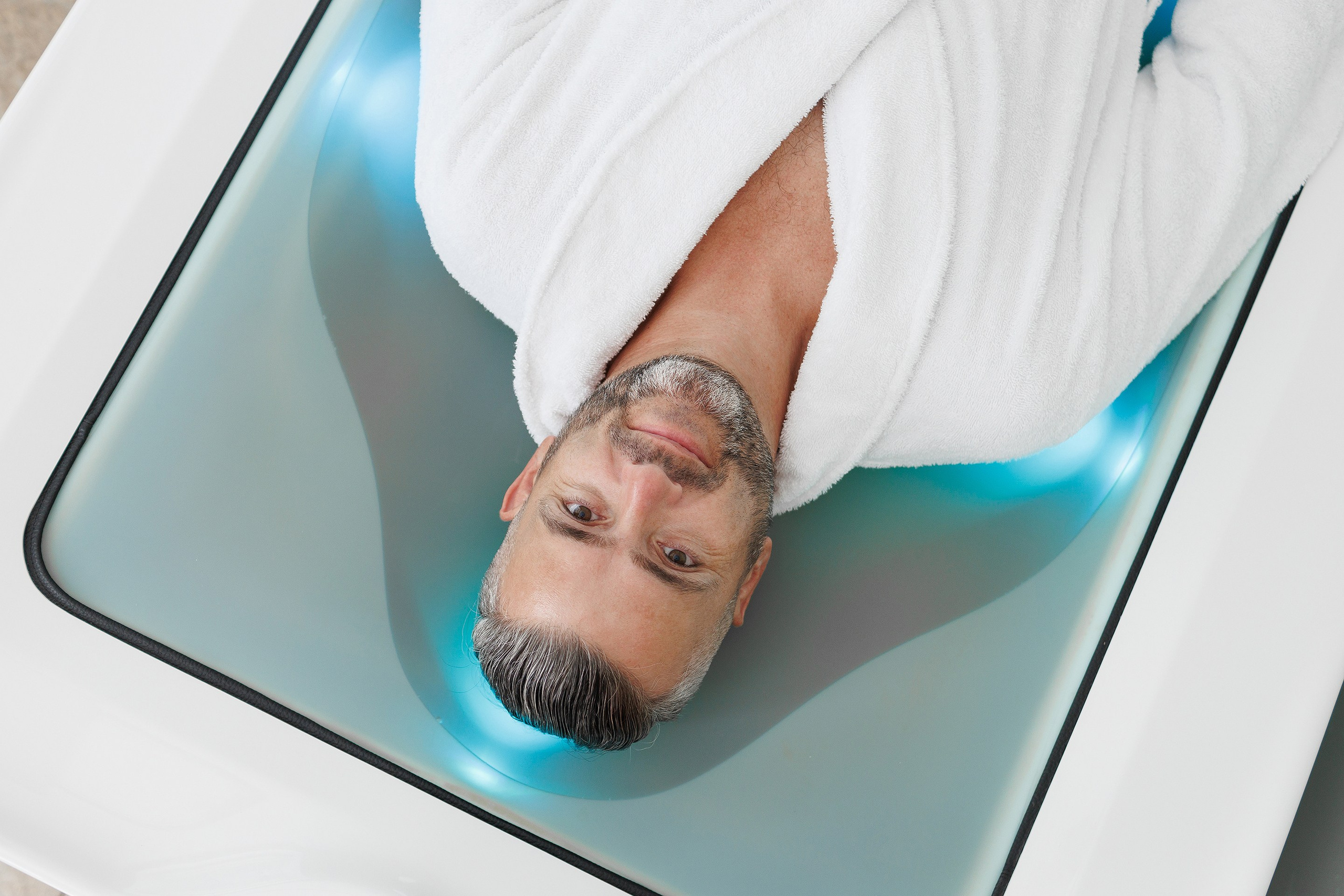 рекламаня, контент съемка медицинский процедур, спа, массажа для санаторя клининики парус в Бердске 