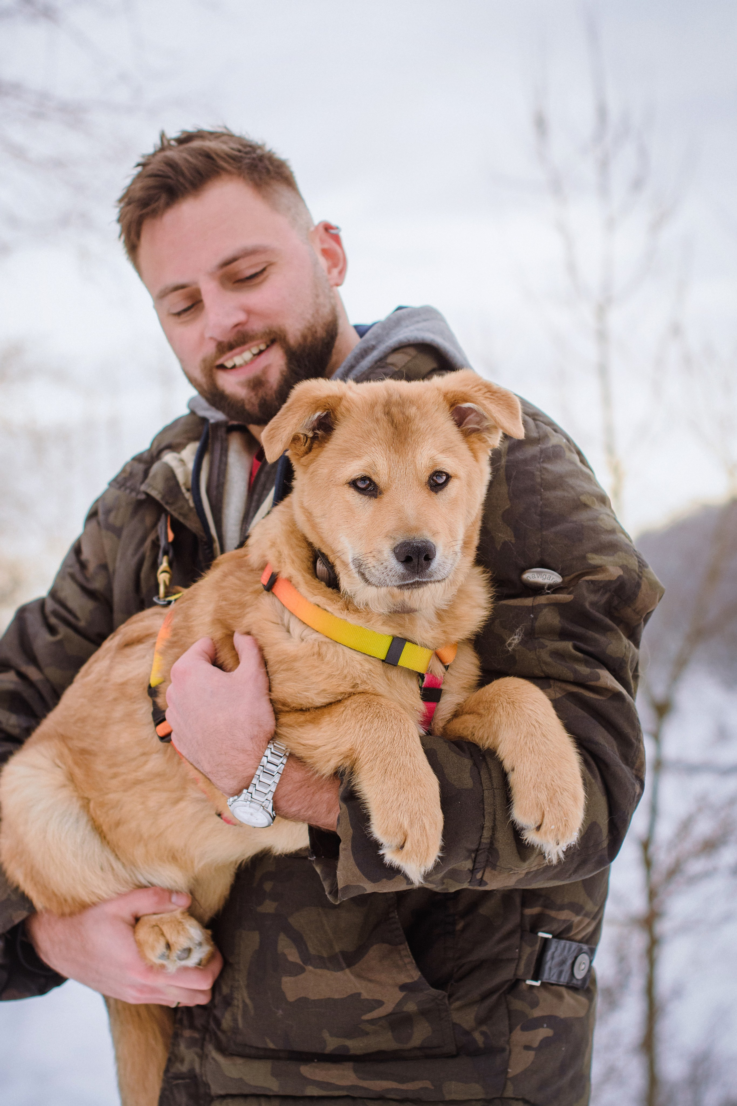 Зимняя фотопрогулка с щенком на улице в Москве. Фотограф собак, анималист в Москве Кира Яковлева