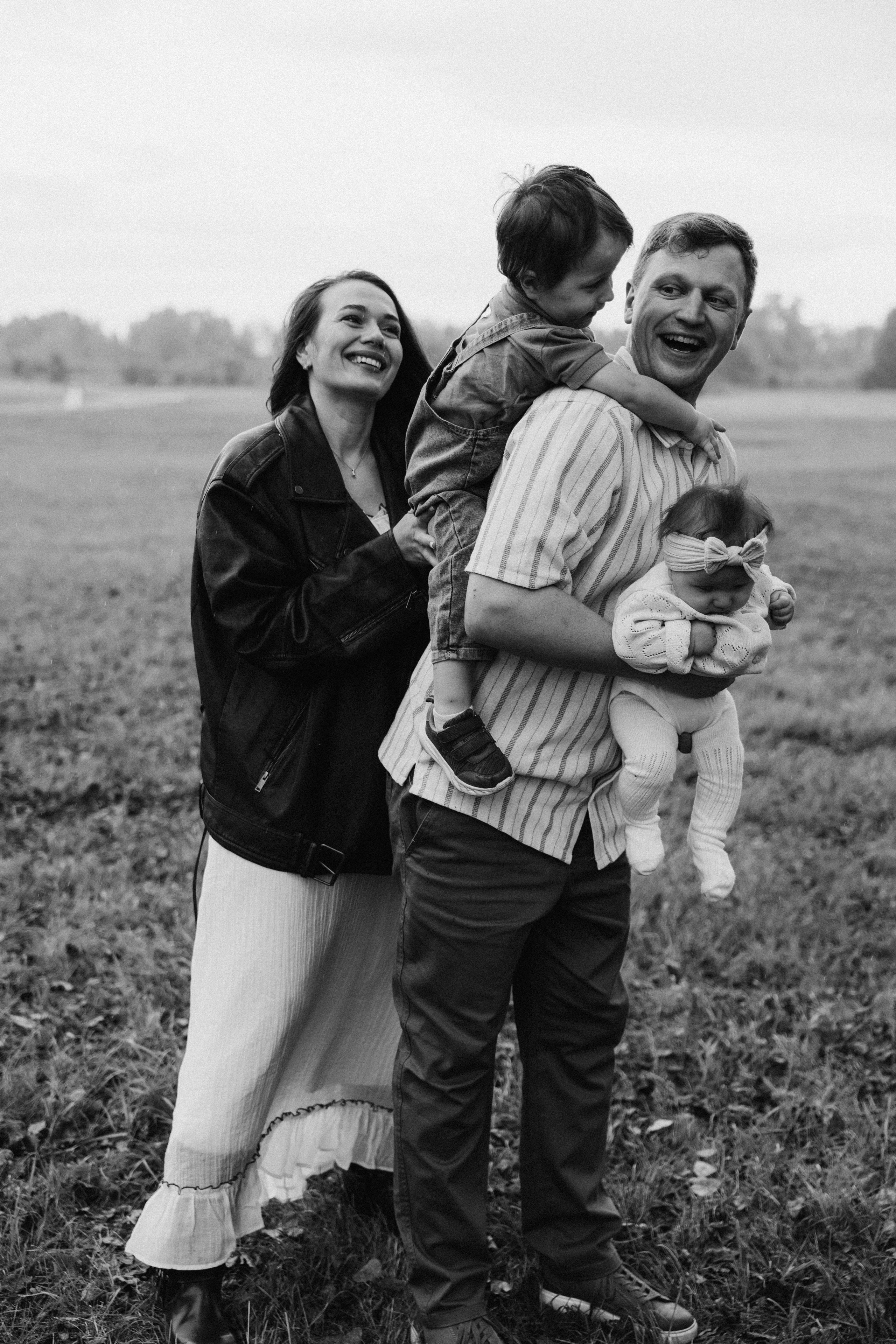 Семейная история на природе. Индивидуальные, семейные съемки, love story съемки фотограф в Красноярске Ирина Белова