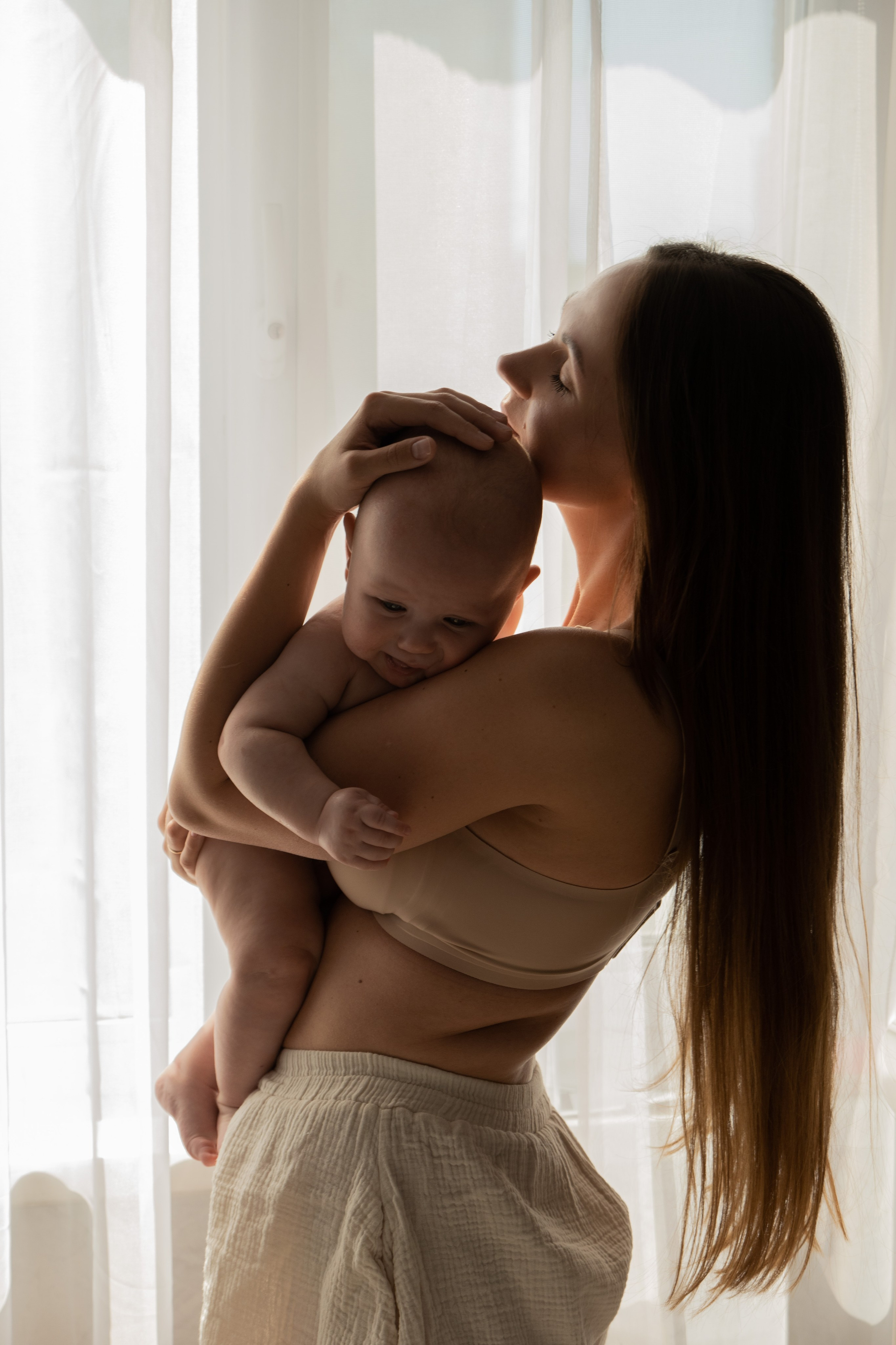 Мама и малыш (5 месяцев). Фотограф видеограф Ольга Василевская