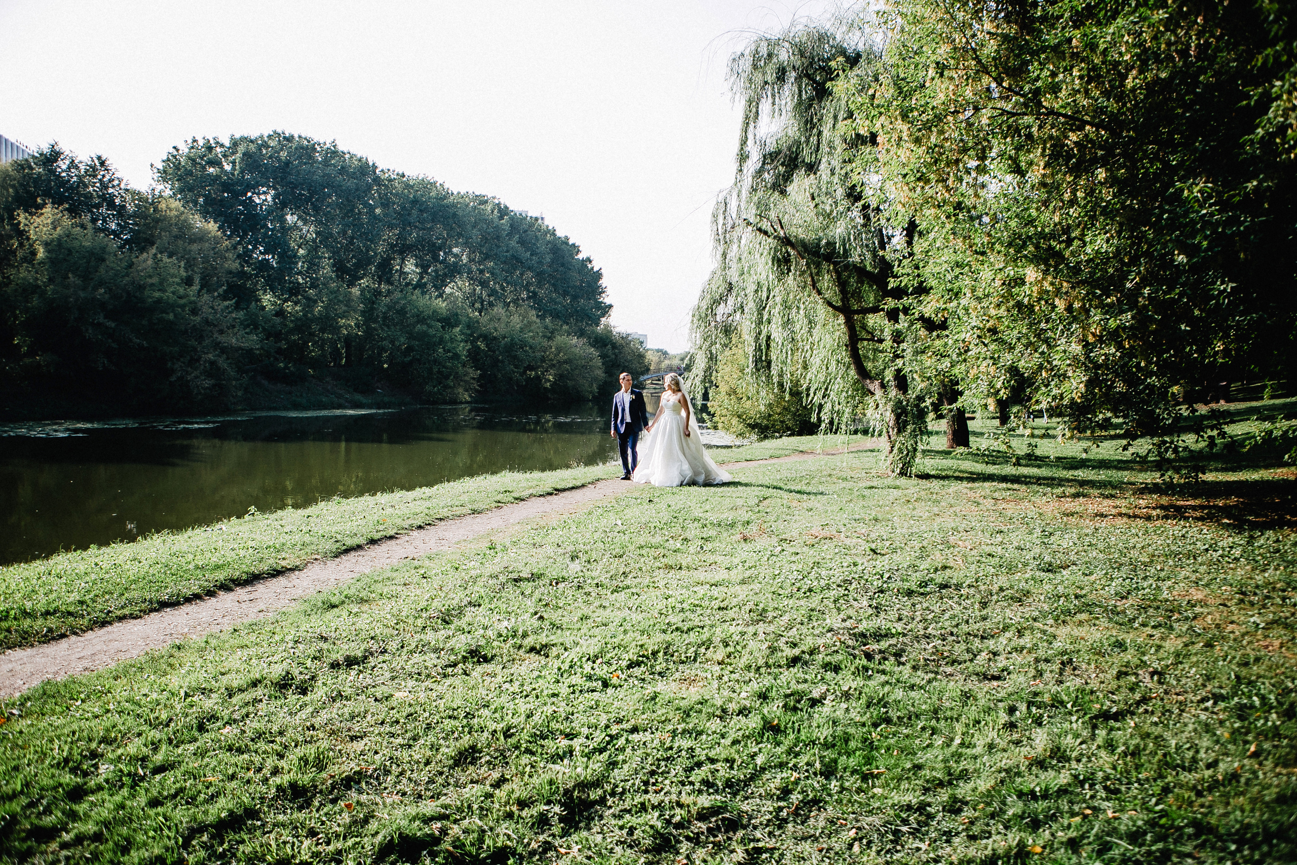 Свадебная прогулка. Фотограф, видеограф на свадьбу в Москве Никита Назаров