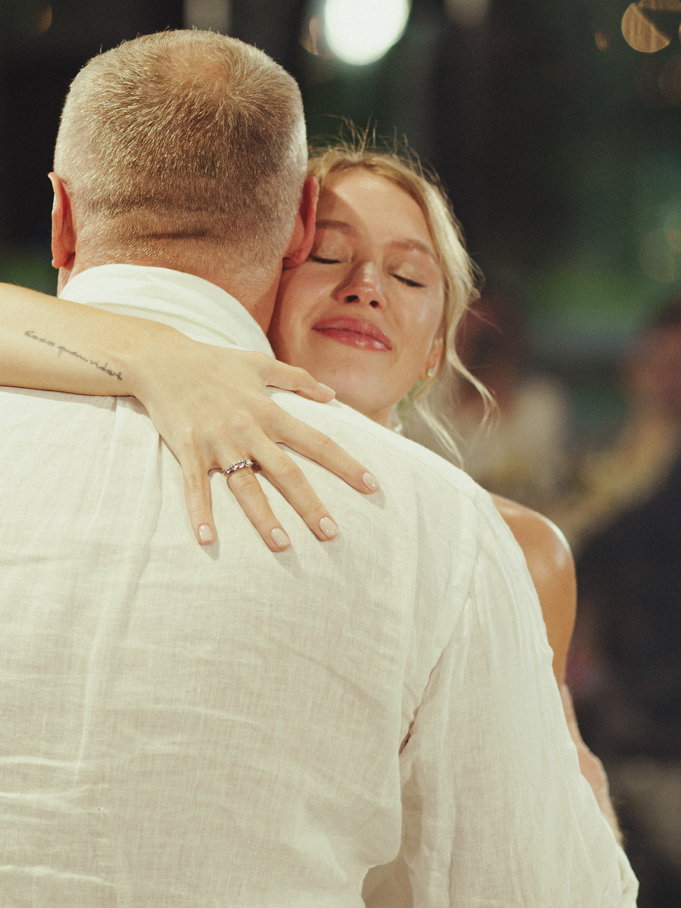 И даже птицы им пели песни. Свадебный фотограф Наташа Алешина