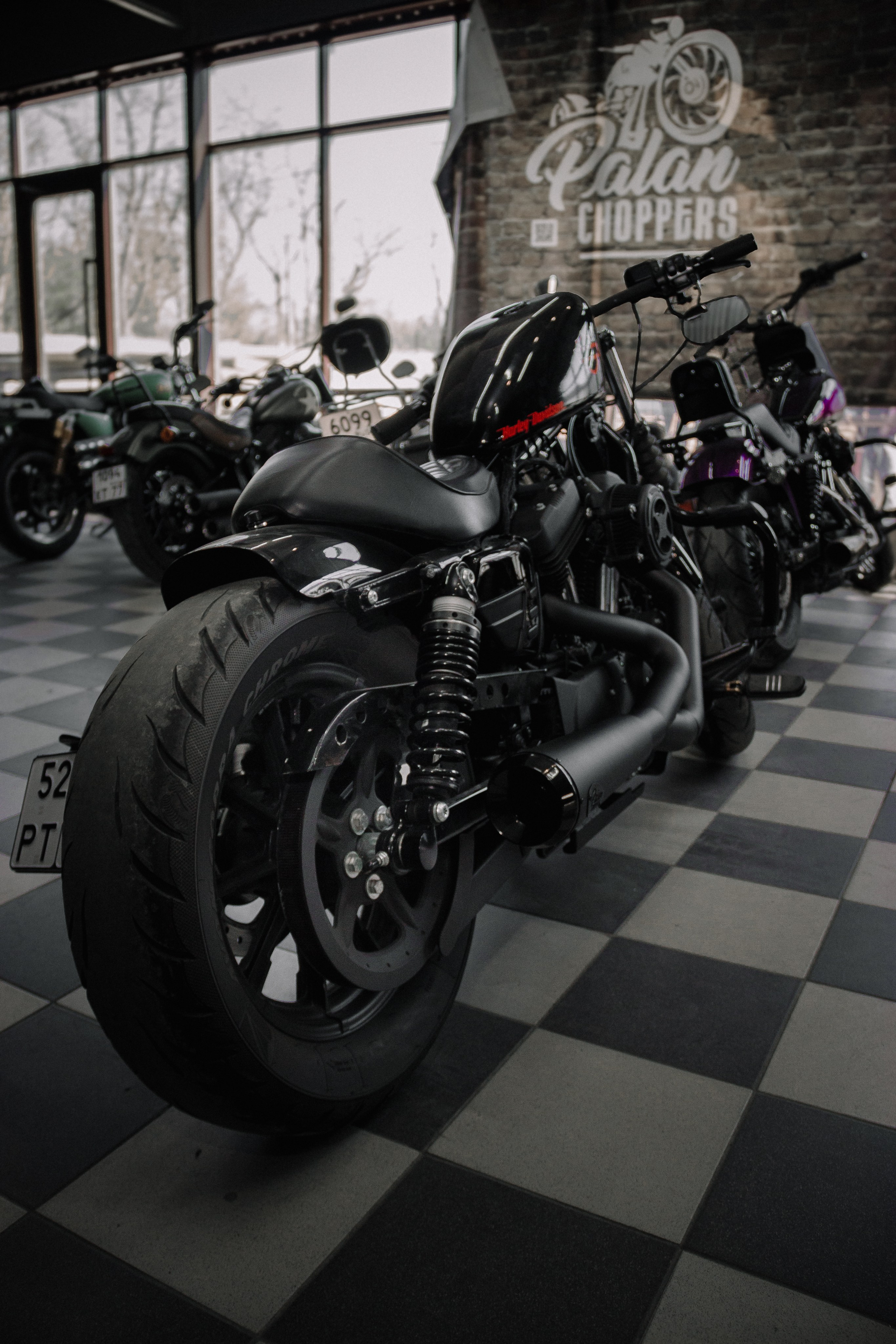 HD Sportster 1200 48i 2/1. ......